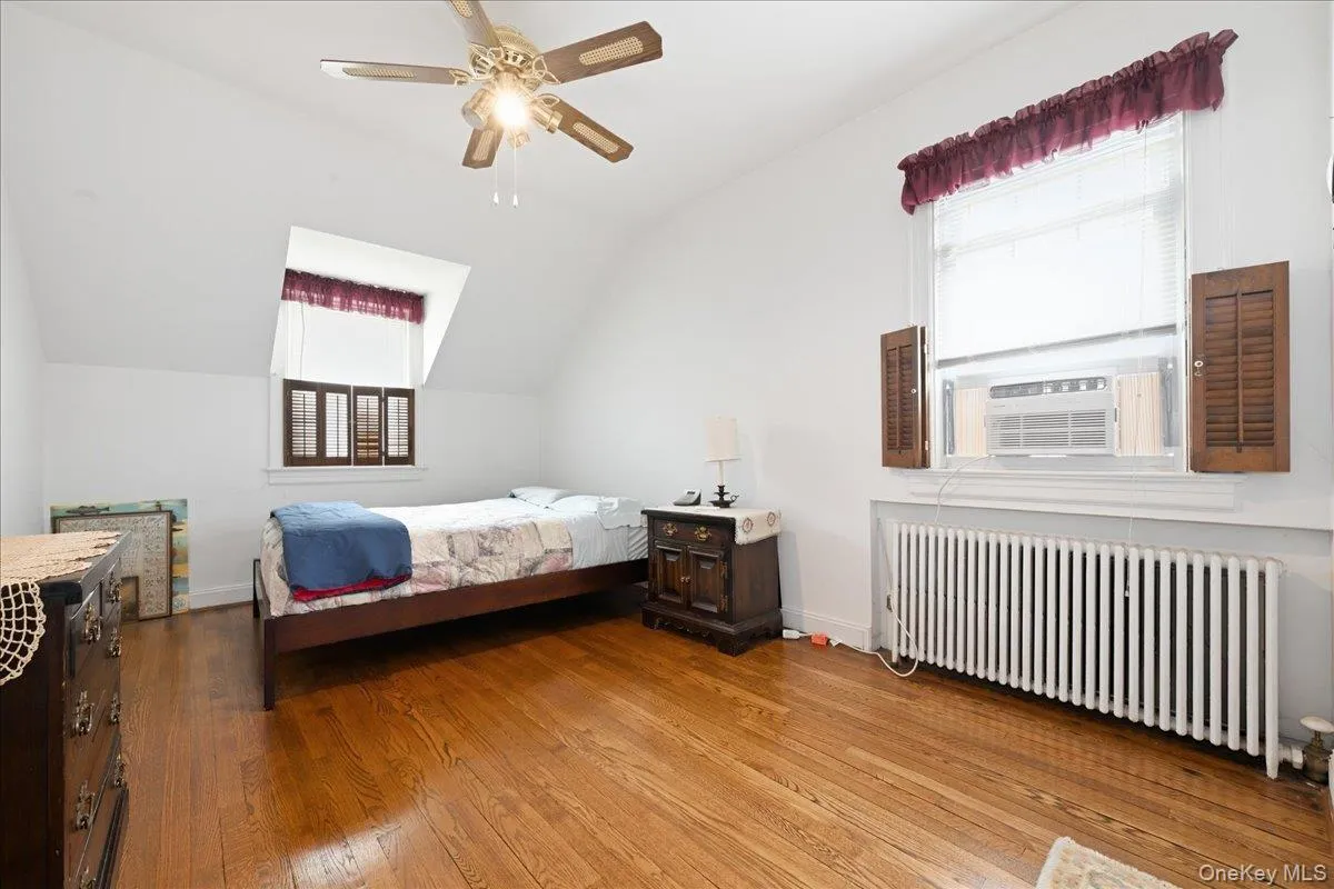 15 May Court, Hempstead, NY, 5 Bedrooms Bedrooms, 9 Rooms Rooms,2 BathroomsBathrooms,Residential,For Rent,May,0,1048654 15 May Court, Hempstead, NY, 5 Bedrooms Bedrooms, 9 Rooms Rooms,2 BathroomsBathrooms,Residential,For Rent,May,0,1048654
