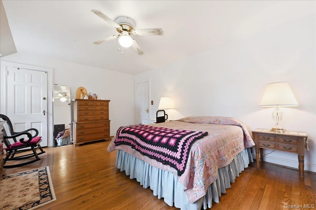 15 May Court, Hempstead, NY, 5 Bedrooms Bedrooms, 9 Rooms Rooms,2 BathroomsBathrooms,Residential,For Rent,May,0,1048654 15 May Court, Hempstead, NY, 5 Bedrooms Bedrooms, 9 Rooms Rooms,2 BathroomsBathrooms,Residential,For Rent,May,0,1048654