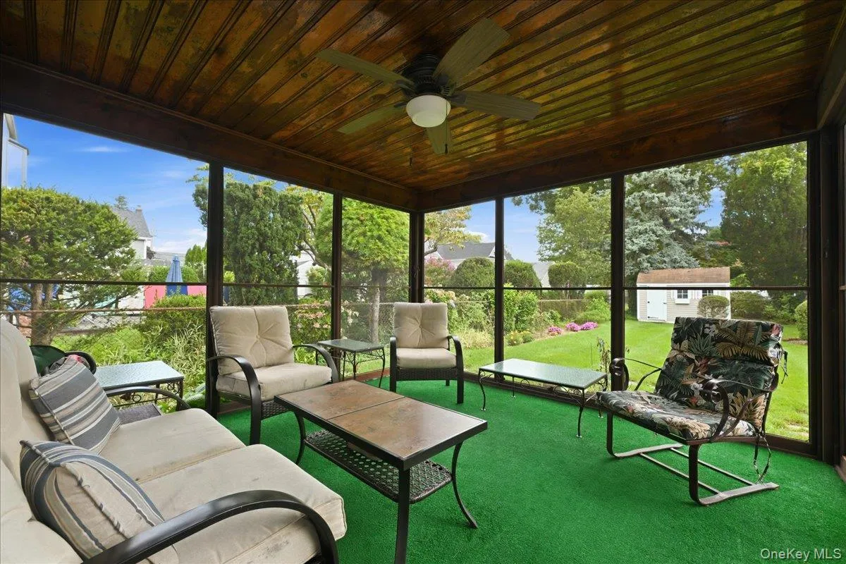 15 May Court, Hempstead, NY, 5 Bedrooms Bedrooms, 9 Rooms Rooms,2 BathroomsBathrooms,Residential,For Rent,May,0,1048654 15 May Court, Hempstead, NY, 5 Bedrooms Bedrooms, 9 Rooms Rooms,2 BathroomsBathrooms,Residential,For Rent,May,0,1048654