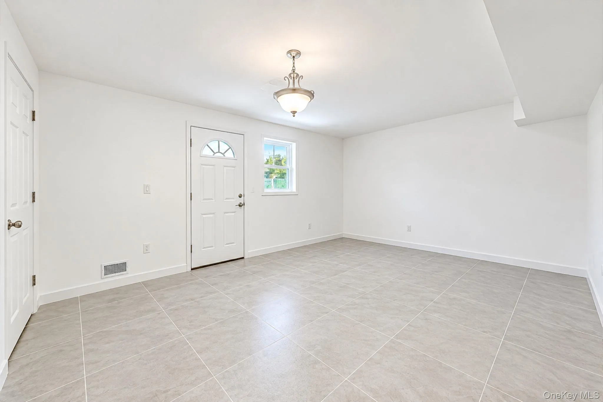 1527 Saint Louis Avenue, Islip, NY, 4 Bedrooms Bedrooms, 8 Rooms Rooms,3 BathroomsBathrooms,Residential,For Rent,Saint Louis,0,1048658 1527 Saint Louis Avenue, Islip, NY, 4 Bedrooms Bedrooms, 8 Rooms Rooms,3 BathroomsBathrooms,Residential,For Rent,Saint Louis,0,1048658