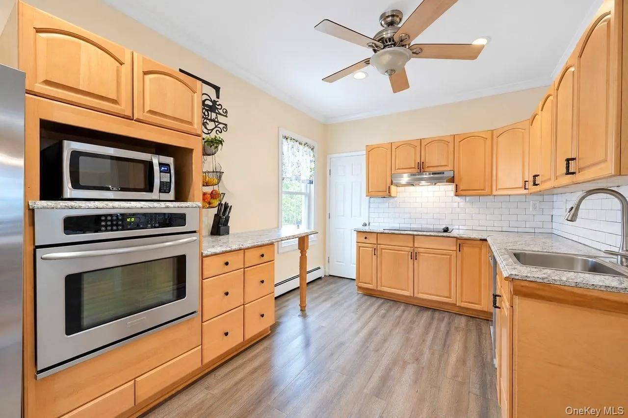 52 Lee Avenue, Brookhaven, NY, 3 Bedrooms Bedrooms, 7 Rooms Rooms,2 BathroomsBathrooms,Residential,For Rent,Lee,0,1048668 52 Lee Avenue, Brookhaven, NY, 3 Bedrooms Bedrooms, 7 Rooms Rooms,2 BathroomsBathrooms,Residential,For Rent,Lee,0,1048668