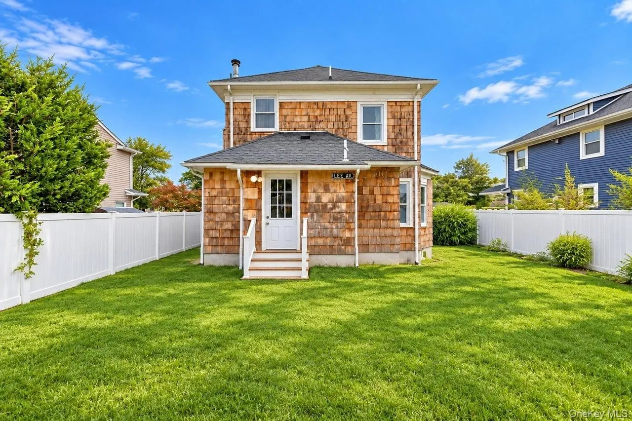 52 Lee Avenue, Brookhaven, NY, 3 Bedrooms Bedrooms, 7 Rooms Rooms,2 BathroomsBathrooms,Residential,For Rent,Lee,0,1048668 52 Lee Avenue, Brookhaven, NY, 3 Bedrooms Bedrooms, 7 Rooms Rooms,2 BathroomsBathrooms,Residential,For Rent,Lee,0,1048668
