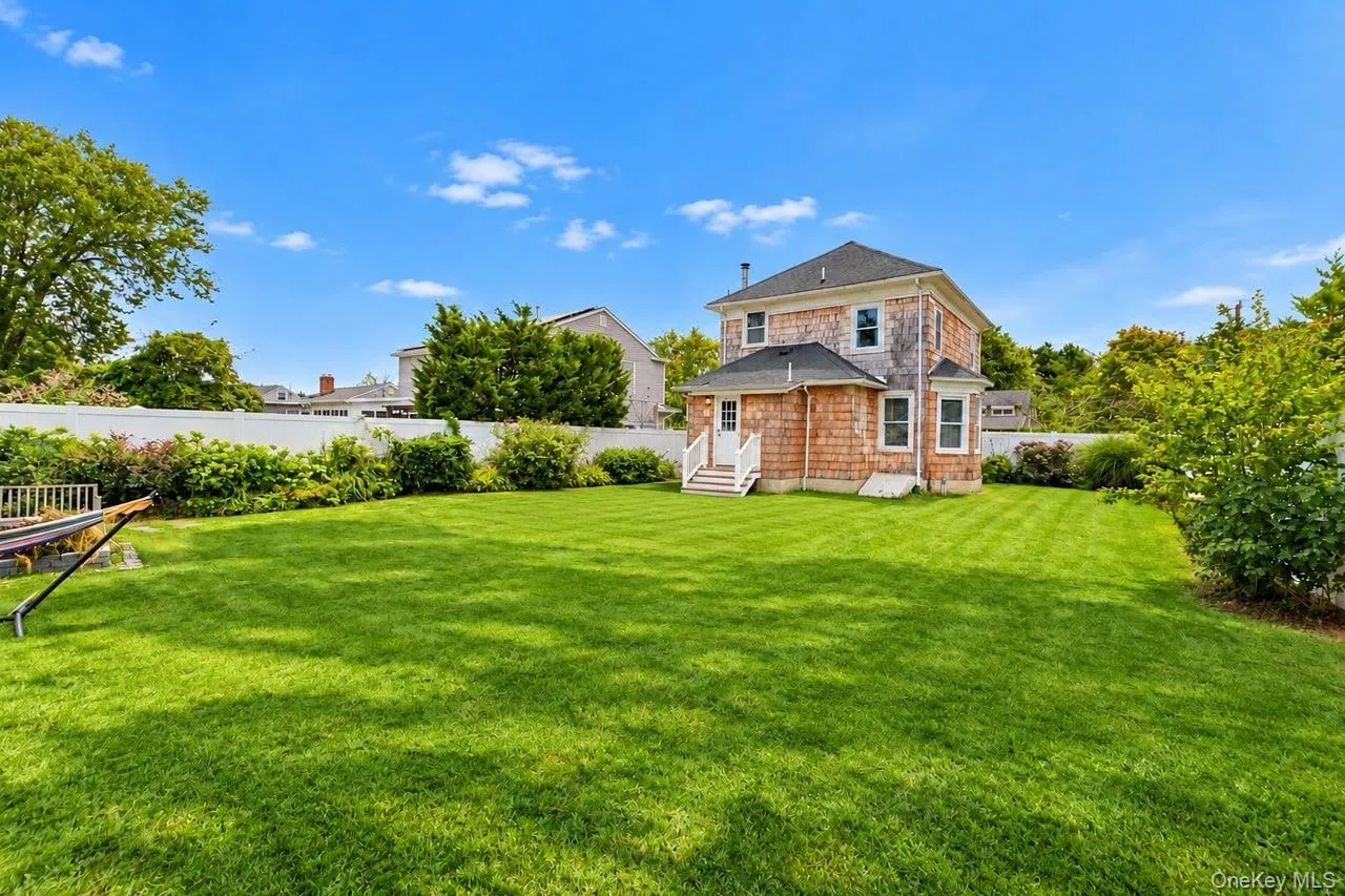 52 Lee Avenue, Brookhaven, NY, 3 Bedrooms Bedrooms, 7 Rooms Rooms,2 BathroomsBathrooms,Residential,For Rent,Lee,0,1048668 52 Lee Avenue, Brookhaven, NY, 3 Bedrooms Bedrooms, 7 Rooms Rooms,2 BathroomsBathrooms,Residential,For Rent,Lee,0,1048668