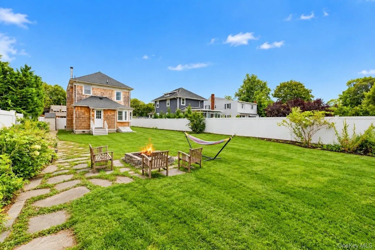 52 Lee Avenue, Brookhaven, NY, 3 Bedrooms Bedrooms, 7 Rooms Rooms,2 BathroomsBathrooms,Residential,For Rent,Lee,0,1048668 52 Lee Avenue, Brookhaven, NY, 3 Bedrooms Bedrooms, 7 Rooms Rooms,2 BathroomsBathrooms,Residential,For Rent,Lee,0,1048668