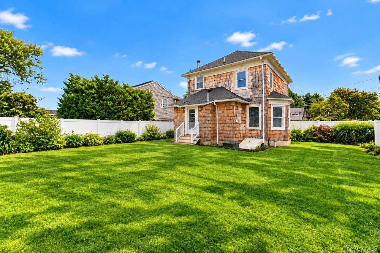 52 Lee Avenue, Brookhaven, NY, 3 Bedrooms Bedrooms, 7 Rooms Rooms,2 BathroomsBathrooms,Residential,For Rent,Lee,0,1048668 52 Lee Avenue, Brookhaven, NY, 3 Bedrooms Bedrooms, 7 Rooms Rooms,2 BathroomsBathrooms,Residential,For Rent,Lee,0,1048668