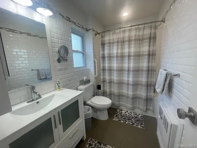 894 Lakeside Drive, Hempstead, NY, 4 Bedrooms Bedrooms, 9 Rooms Rooms,3 BathroomsBathrooms,Residential Lease,For Rent,Lakeside,0,1048670 894 Lakeside Drive, Hempstead, NY, 4 Bedrooms Bedrooms, 9 Rooms Rooms,3 BathroomsBathrooms,Residential Lease,For Rent,Lakeside,0,1048670