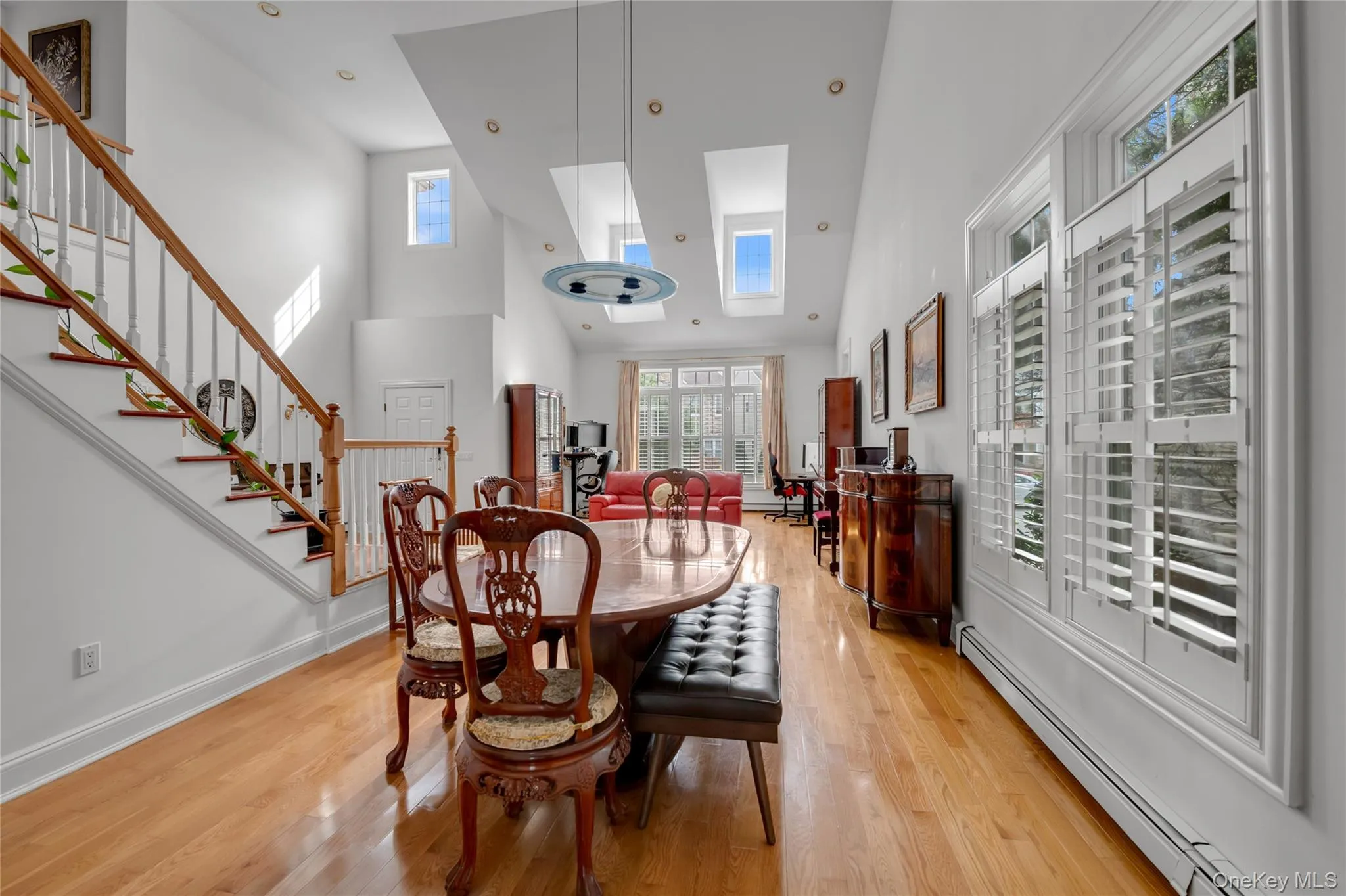 95 Overlook, North Hempstead, NY, 3 Bedrooms Bedrooms, 8 Rooms Rooms,2 BathroomsBathrooms,Residential,For Rent,Overlook,0,1048676 95 Overlook, North Hempstead, NY, 3 Bedrooms Bedrooms, 8 Rooms Rooms,2 BathroomsBathrooms,Residential,For Rent,Overlook,0,1048676