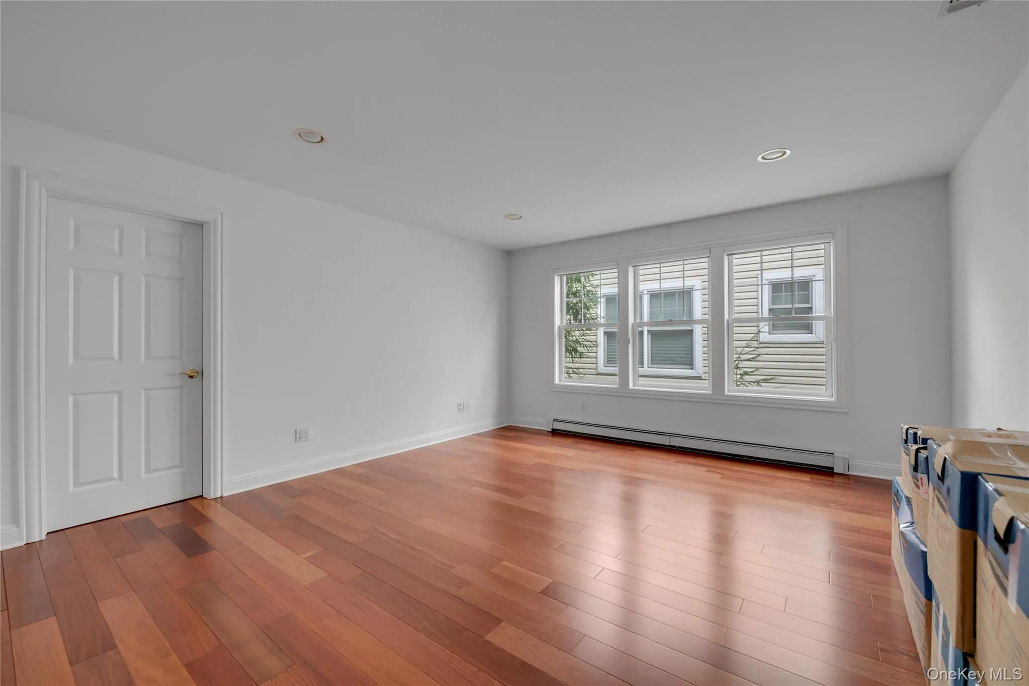 95 Overlook, North Hempstead, NY, 3 Bedrooms Bedrooms, 8 Rooms Rooms,2 BathroomsBathrooms,Residential,For Rent,Overlook,0,1048676 95 Overlook, North Hempstead, NY, 3 Bedrooms Bedrooms, 8 Rooms Rooms,2 BathroomsBathrooms,Residential,For Rent,Overlook,0,1048676