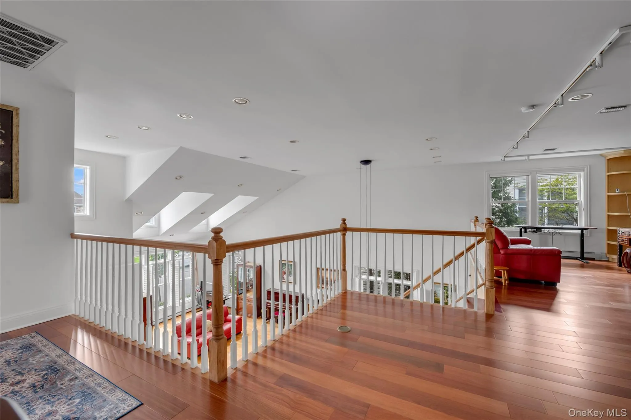 95 Overlook, North Hempstead, NY, 3 Bedrooms Bedrooms, 8 Rooms Rooms,2 BathroomsBathrooms,Residential,For Rent,Overlook,0,1048676 95 Overlook, North Hempstead, NY, 3 Bedrooms Bedrooms, 8 Rooms Rooms,2 BathroomsBathrooms,Residential,For Rent,Overlook,0,1048676
