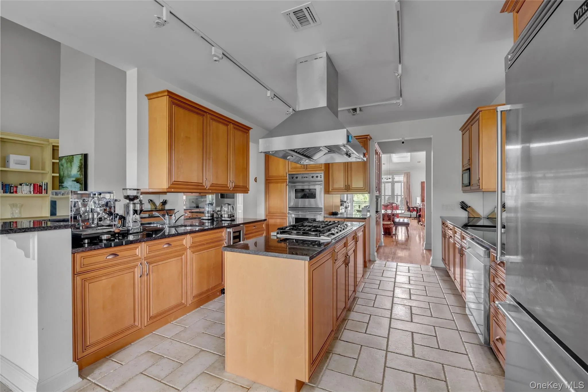 95 Overlook, North Hempstead, NY, 3 Bedrooms Bedrooms, 8 Rooms Rooms,2 BathroomsBathrooms,Residential,For Rent,Overlook,0,1048676 95 Overlook, North Hempstead, NY, 3 Bedrooms Bedrooms, 8 Rooms Rooms,2 BathroomsBathrooms,Residential,For Rent,Overlook,0,1048676