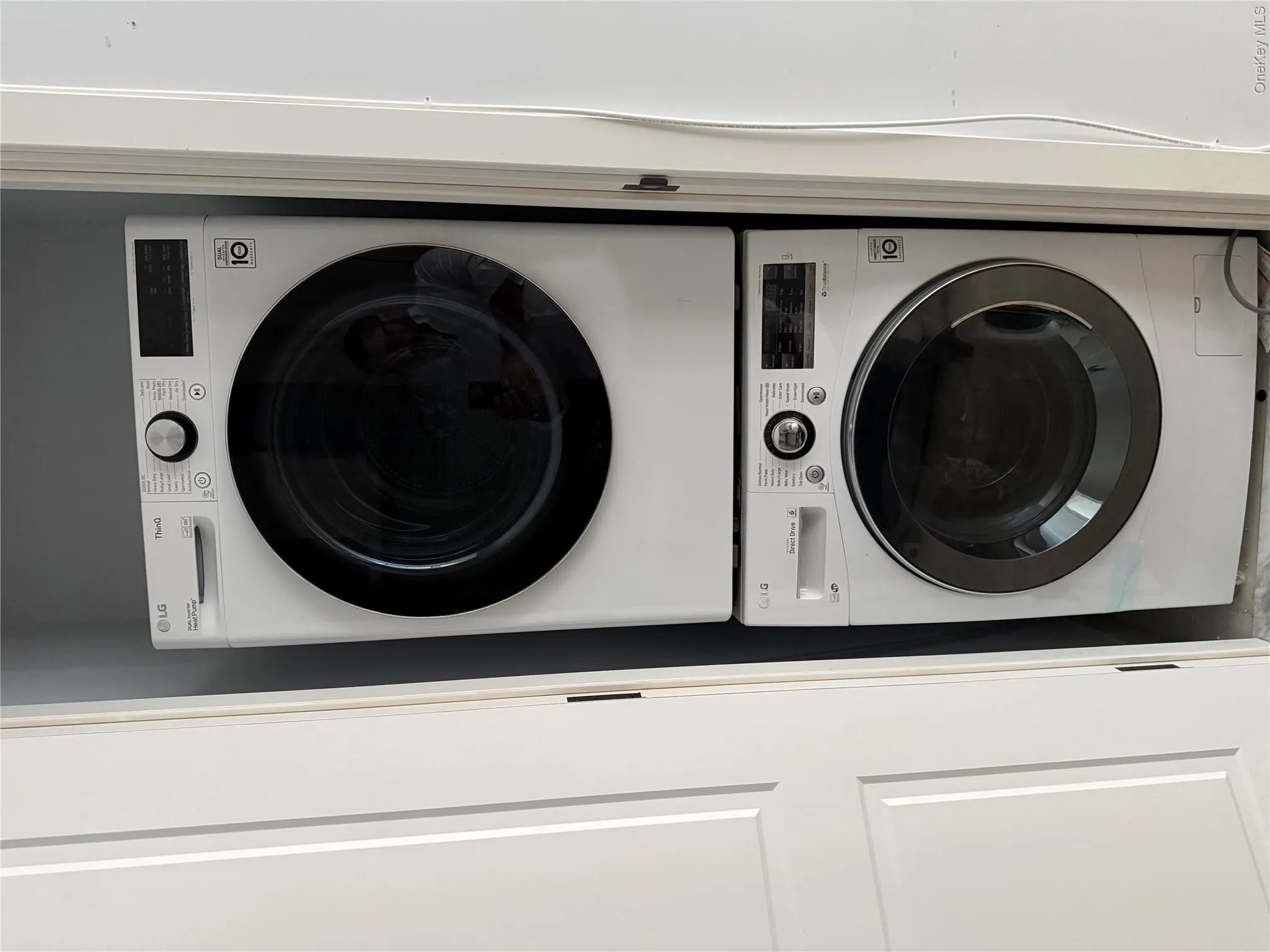 37-32 89 Street, New York, NY, 1 Bedroom Bedrooms, 5 Room Rooms,2 BathroomBathrooms,Residential Lease,For Rent,89,0,1048677 37-32 89 Street, New York, NY, 1 Bedroom Bedrooms, 5 Room Rooms,2 BathroomBathrooms,Residential Lease,For Rent,89,0,1048677