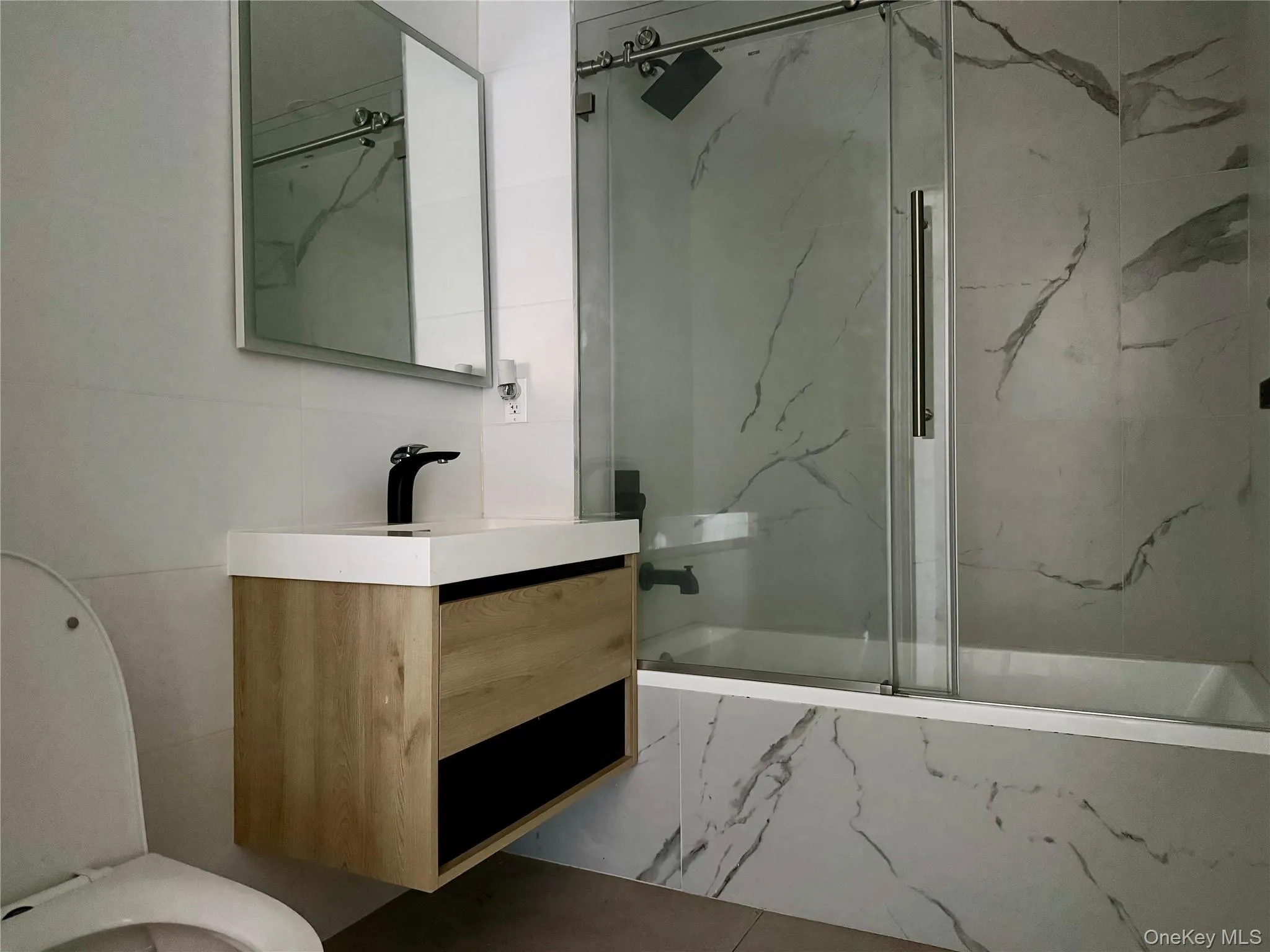 37-32 89 Street, New York, NY, 1 Bedroom Bedrooms, 5 Room Rooms,2 BathroomBathrooms,Residential Lease,For Rent,89,0,1048677 37-32 89 Street, New York, NY, 1 Bedroom Bedrooms, 5 Room Rooms,2 BathroomBathrooms,Residential Lease,For Rent,89,0,1048677