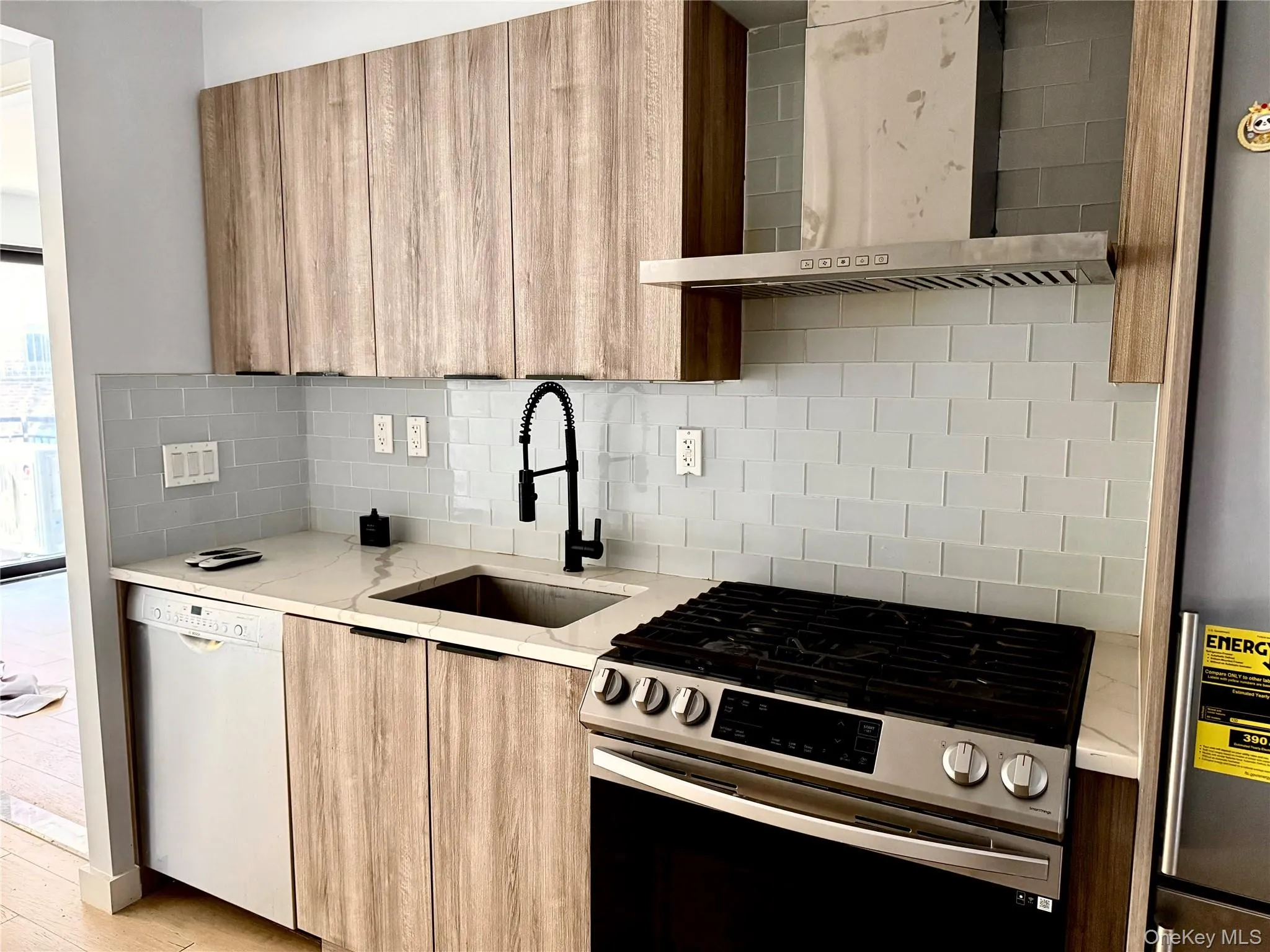 37-32 89 Street, New York, NY, 1 Bedroom Bedrooms, 5 Room Rooms,2 BathroomBathrooms,Residential Lease,For Rent,89,0,1048677 37-32 89 Street, New York, NY, 1 Bedroom Bedrooms, 5 Room Rooms,2 BathroomBathrooms,Residential Lease,For Rent,89,0,1048677
