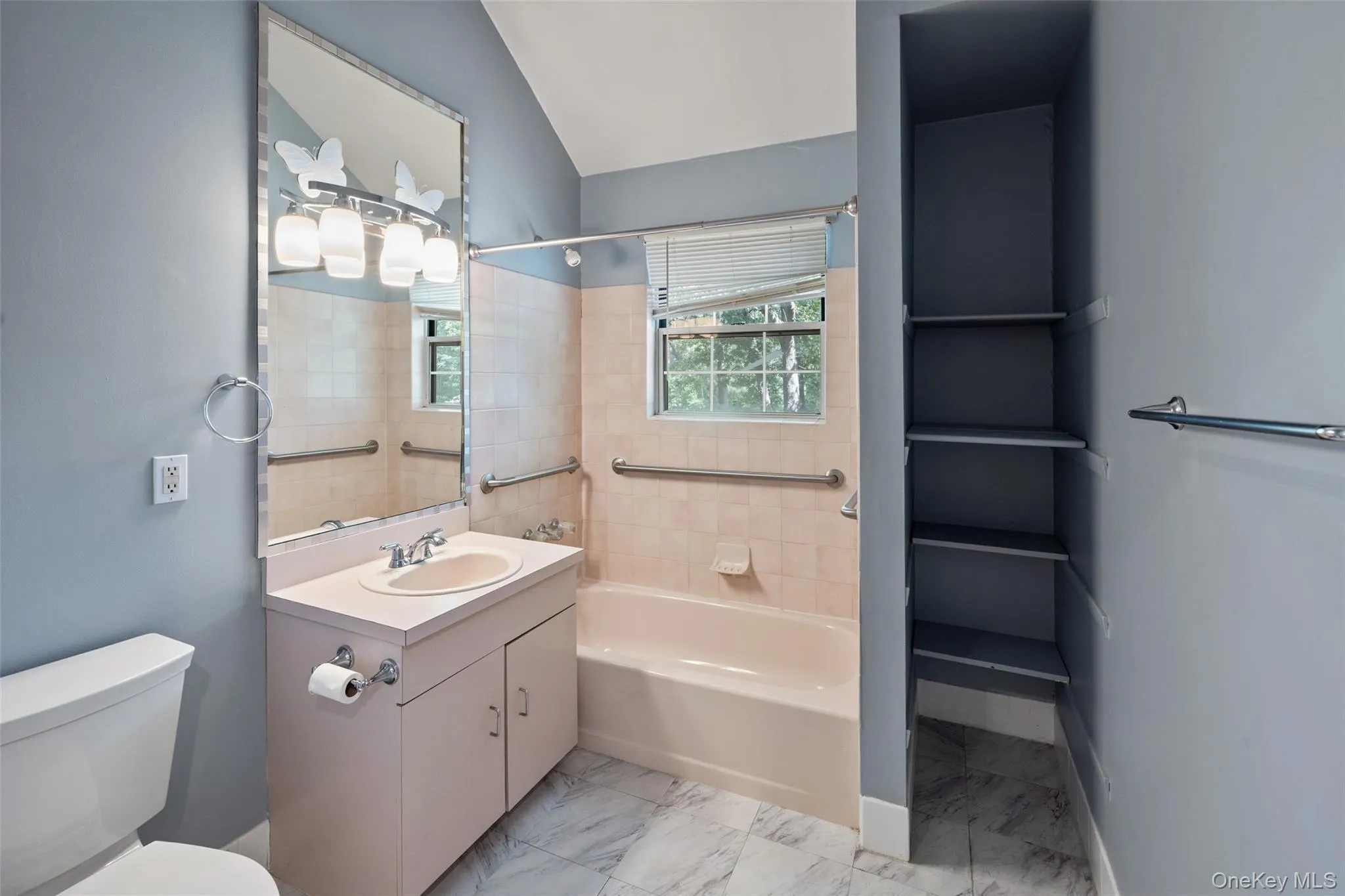 4 Thunderbird Court, Brookhaven, NY, 3 Bedrooms Bedrooms, 6 Rooms Rooms,3 BathroomsBathrooms,Residential,For Rent,Thunderbird,0,1048678 4 Thunderbird Court, Brookhaven, NY, 3 Bedrooms Bedrooms, 6 Rooms Rooms,3 BathroomsBathrooms,Residential,For Rent,Thunderbird,0,1048678