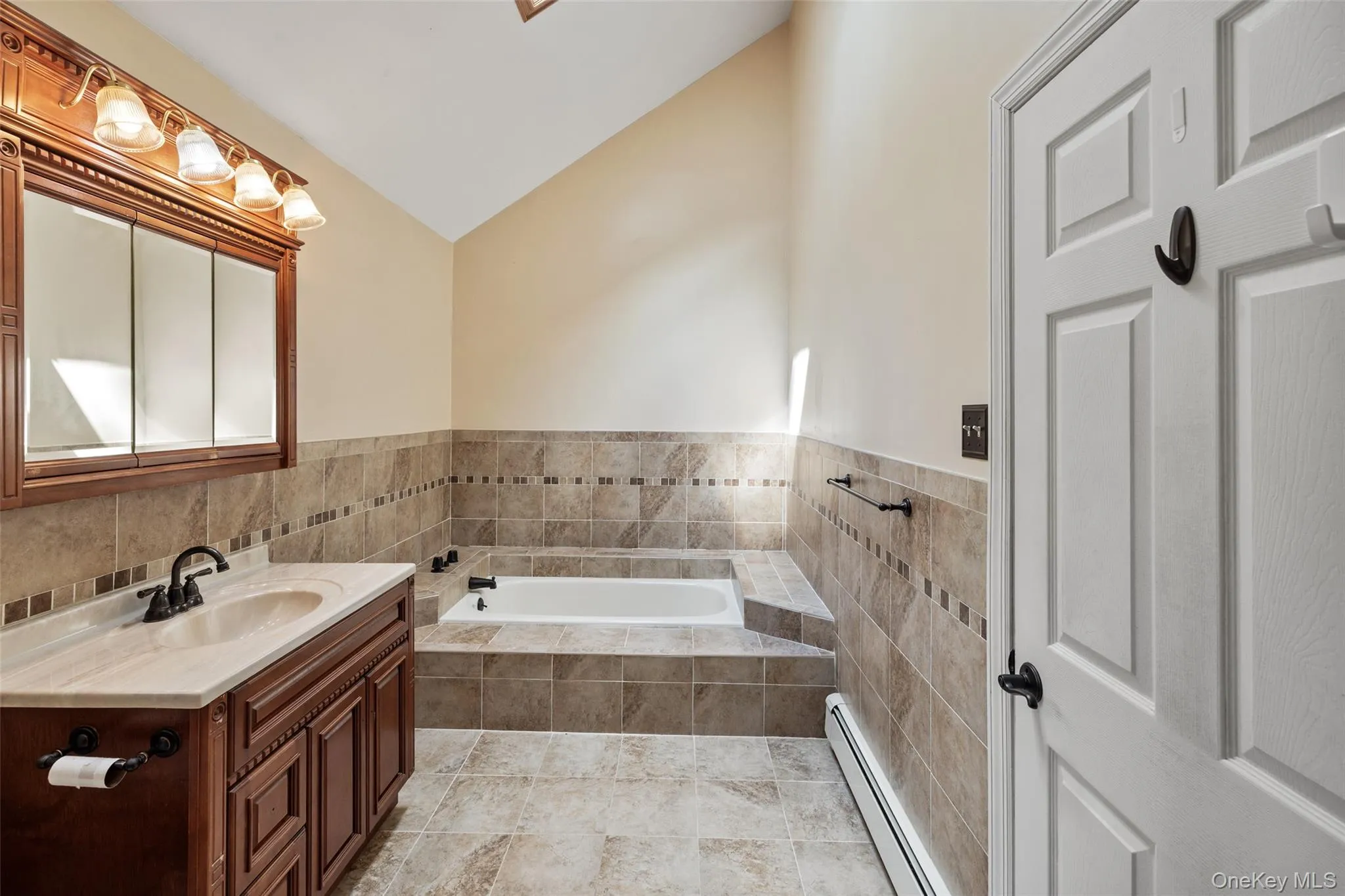 4 Thunderbird Court, Brookhaven, NY, 3 Bedrooms Bedrooms, 6 Rooms Rooms,3 BathroomsBathrooms,Residential,For Rent,Thunderbird,0,1048678 4 Thunderbird Court, Brookhaven, NY, 3 Bedrooms Bedrooms, 6 Rooms Rooms,3 BathroomsBathrooms,Residential,For Rent,Thunderbird,0,1048678