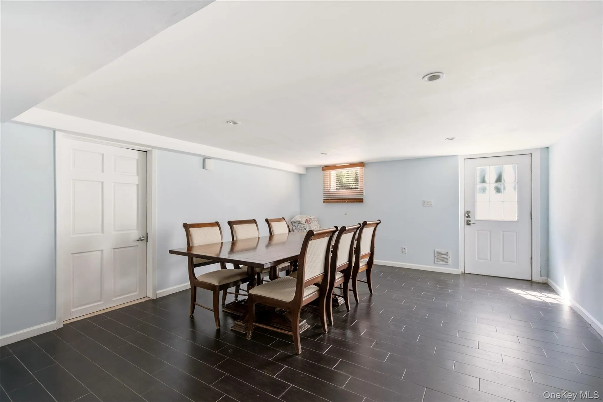 147 Bacon Road, North Hempstead, NY, 6 Bedrooms Bedrooms, 12 Rooms Rooms,6 BathroomsBathrooms,Residential,For Rent,Bacon,0,1048694 147 Bacon Road, North Hempstead, NY, 6 Bedrooms Bedrooms, 12 Rooms Rooms,6 BathroomsBathrooms,Residential,For Rent,Bacon,0,1048694