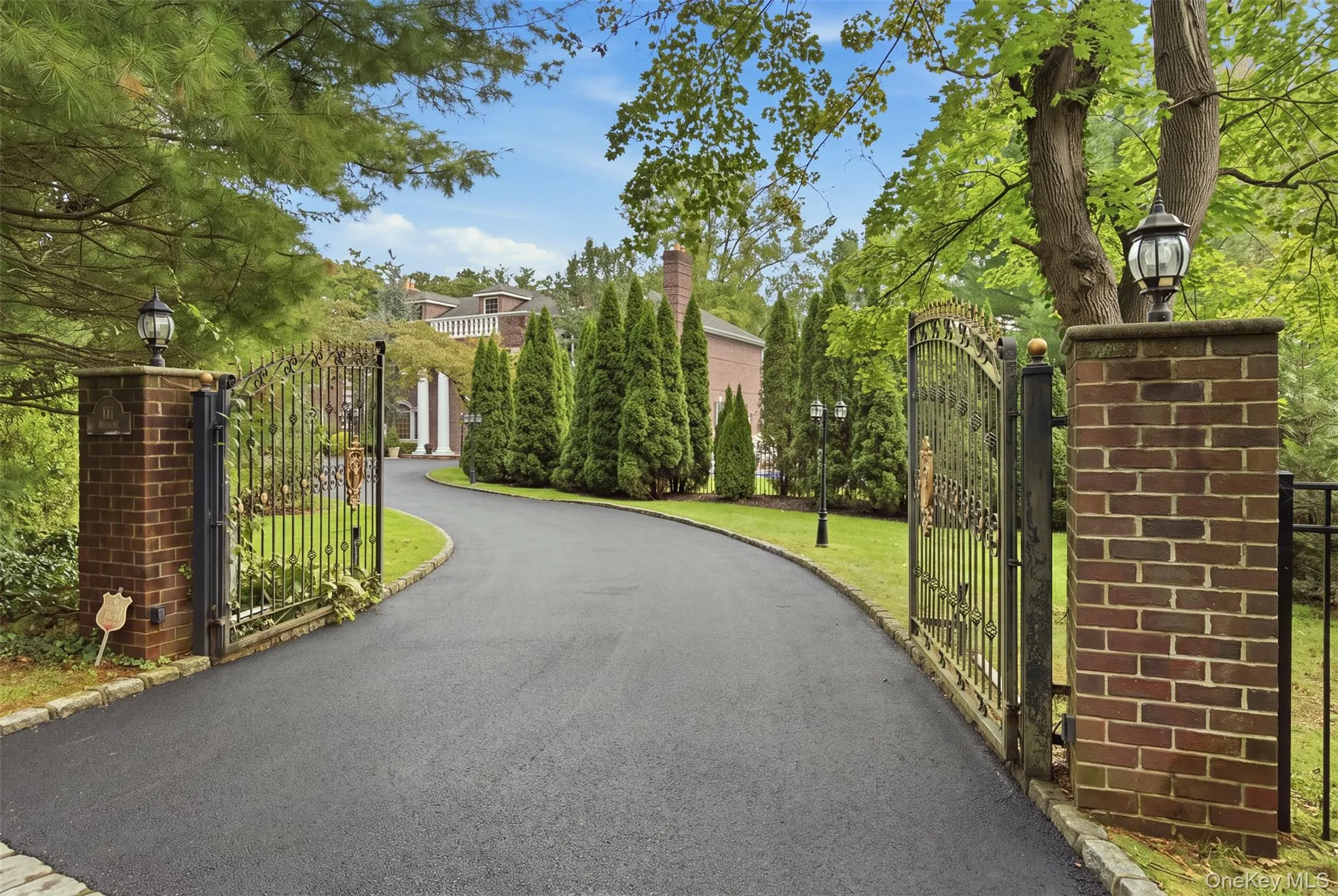 147 Bacon Road, North Hempstead, NY, 6 Bedrooms Bedrooms, 12 Rooms Rooms,6 BathroomsBathrooms,Residential,For Rent,Bacon,0,1048694 147 Bacon Road, North Hempstead, NY, 6 Bedrooms Bedrooms, 12 Rooms Rooms,6 BathroomsBathrooms,Residential,For Rent,Bacon,0,1048694