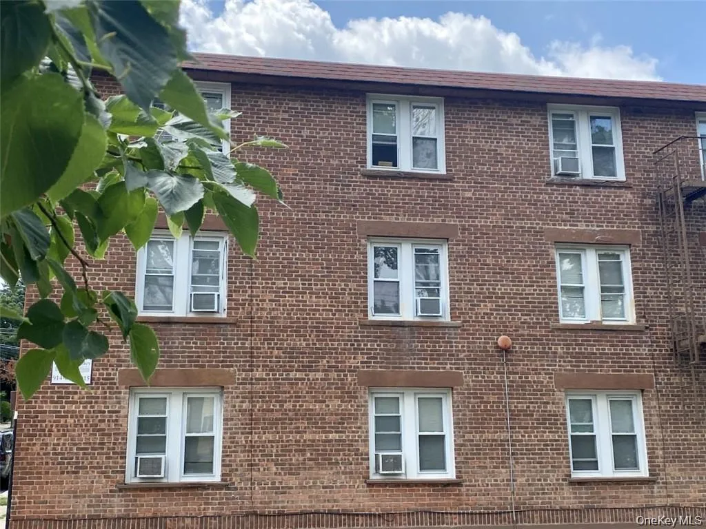 81 Wallace Street, Eastchester, NY, 1 Bedroom Bedrooms, 3 Rooms Rooms,1 BathroomBathrooms,Residential Lease,For Rent,Wallace,0,1048697 81 Wallace Street, Eastchester, NY, 1 Bedroom Bedrooms, 3 Rooms Rooms,1 BathroomBathrooms,Residential Lease,For Rent,Wallace,0,1048697