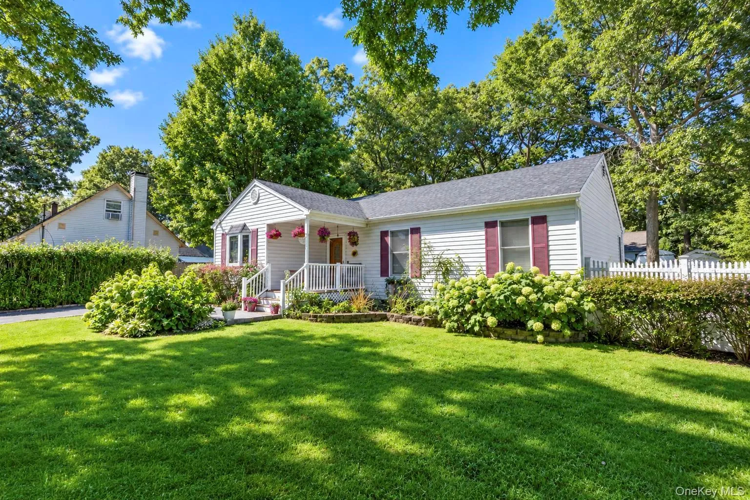 115 Colin Drive, Brookhaven, NY, 3 Bedrooms Bedrooms, 6 Rooms Rooms,1 BathroomBathrooms,Residential,For Rent,Colin,0,1048699 115 Colin Drive, Brookhaven, NY, 3 Bedrooms Bedrooms, 6 Rooms Rooms,1 BathroomBathrooms,Residential,For Rent,Colin,0,1048699