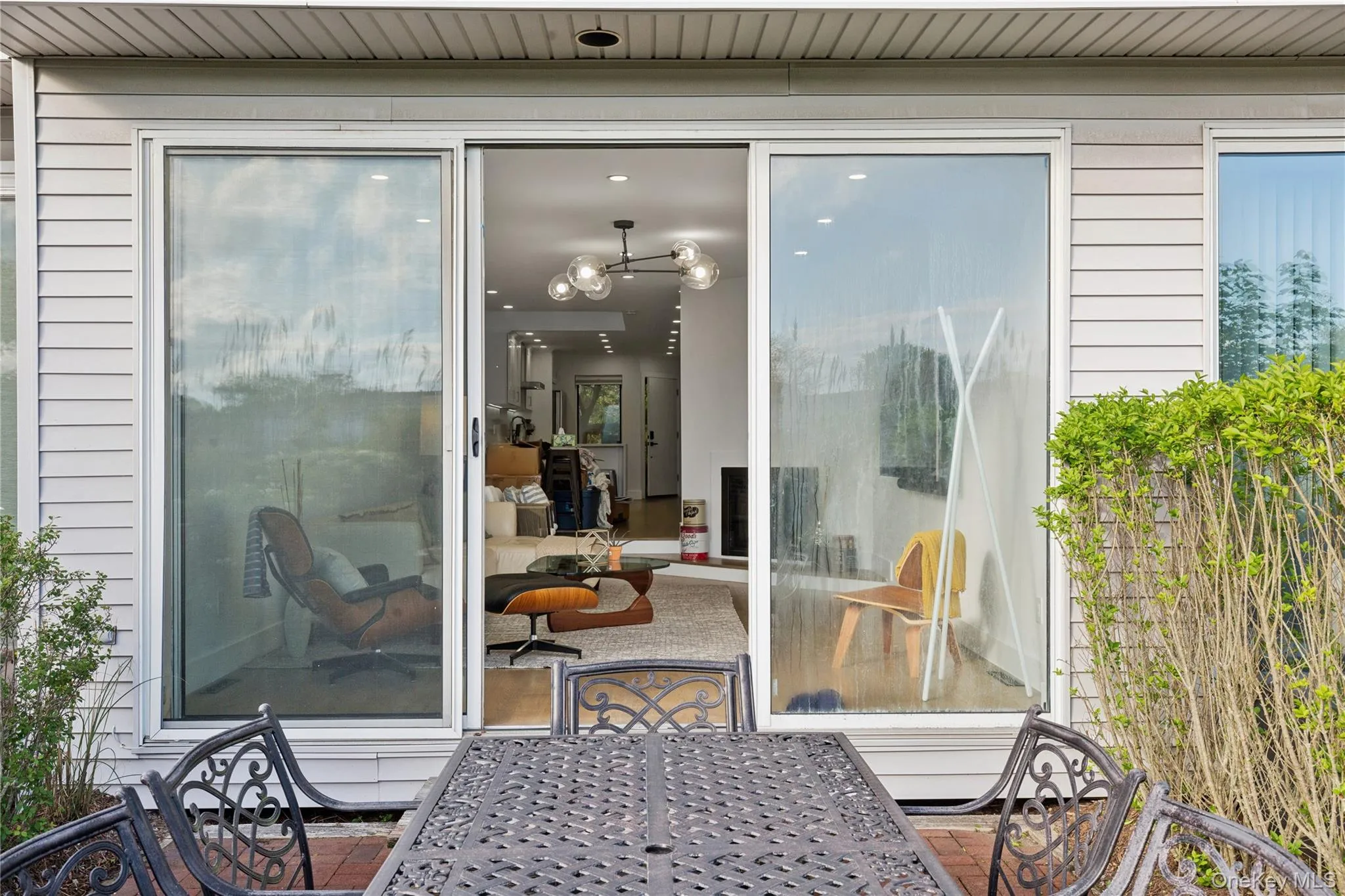 23 Library Avenue, Southampton, NY, 2 Bedrooms Bedrooms, 5 Rooms Rooms,2 BathroomsBathrooms,Residential Lease,For Rent,Library,0,1048701 23 Library Avenue, Southampton, NY, 2 Bedrooms Bedrooms, 5 Rooms Rooms,2 BathroomsBathrooms,Residential Lease,For Rent,Library,0,1048701