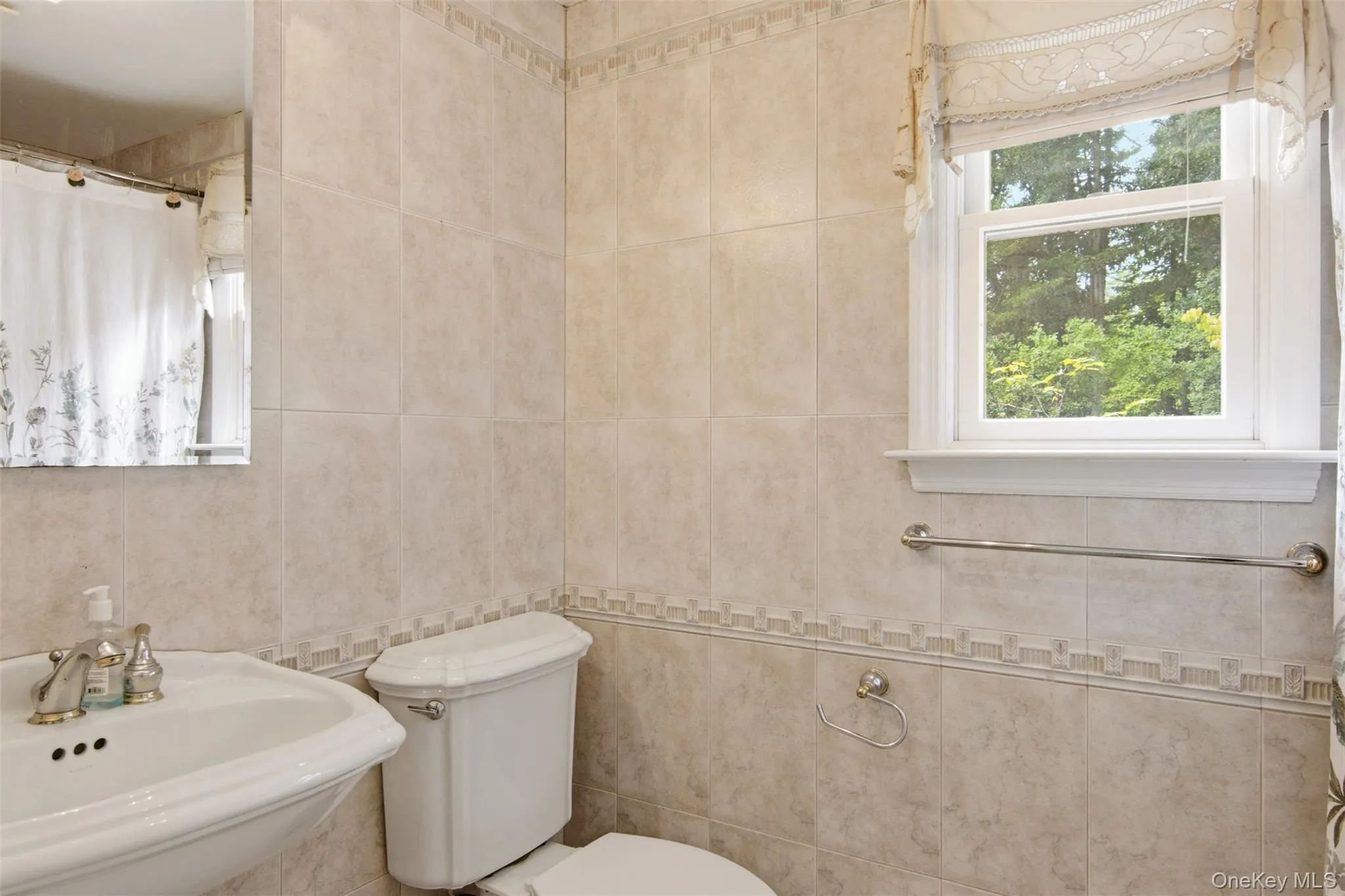 18 White Deer Court, Huntington, NY, 4 Bedrooms Bedrooms, 12 Rooms Rooms,3 BathroomsBathrooms,Residential,For Rent,White Deer,0,1048704 18 White Deer Court, Huntington, NY, 4 Bedrooms Bedrooms, 12 Rooms Rooms,3 BathroomsBathrooms,Residential,For Rent,White Deer,0,1048704