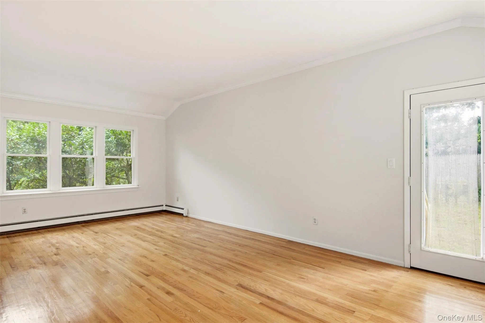 18 White Deer Court, Huntington, NY, 4 Bedrooms Bedrooms, 12 Rooms Rooms,3 BathroomsBathrooms,Residential,For Rent,White Deer,0,1048704 18 White Deer Court, Huntington, NY, 4 Bedrooms Bedrooms, 12 Rooms Rooms,3 BathroomsBathrooms,Residential,For Rent,White Deer,0,1048704