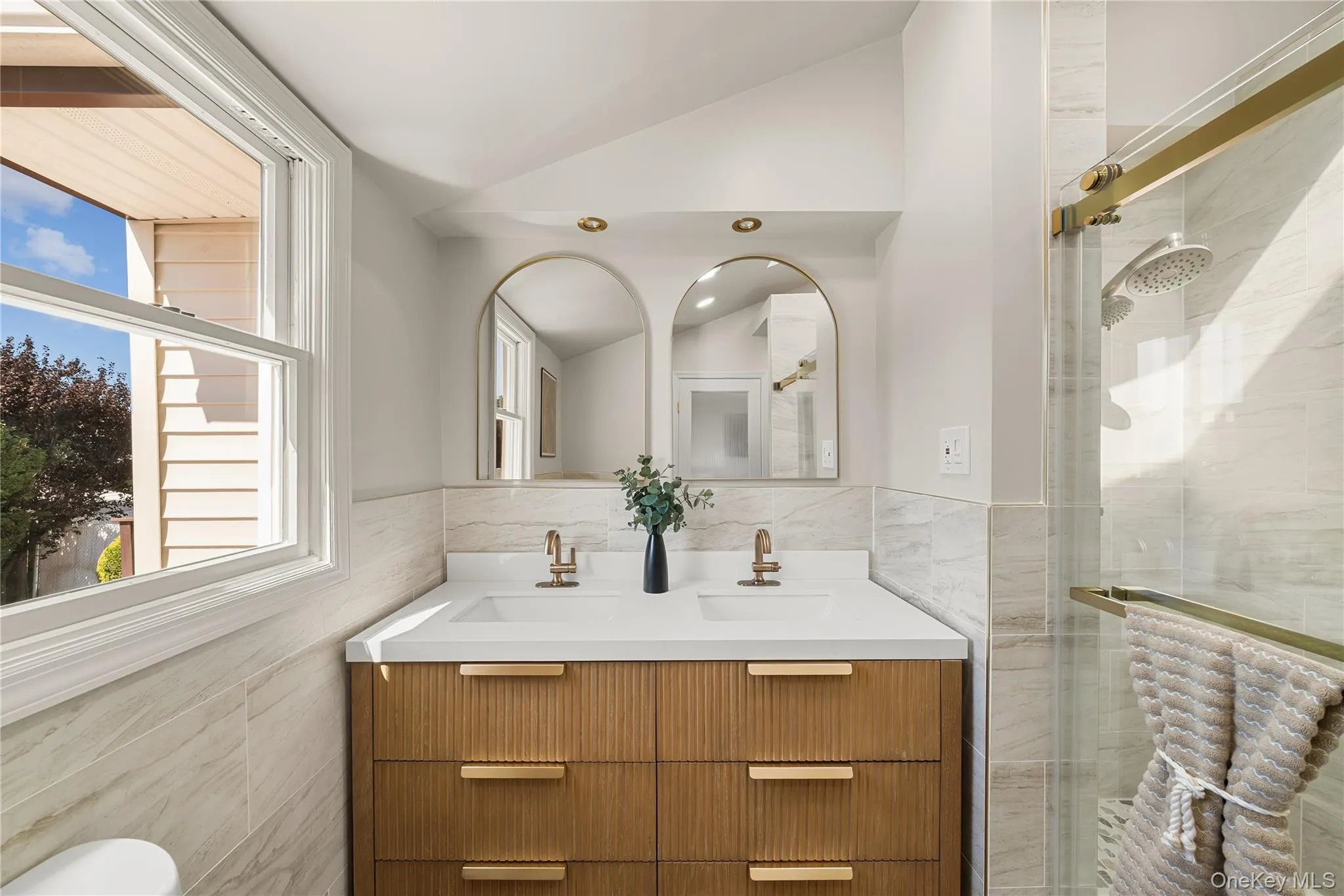 Master Bathroom Master Bathroom