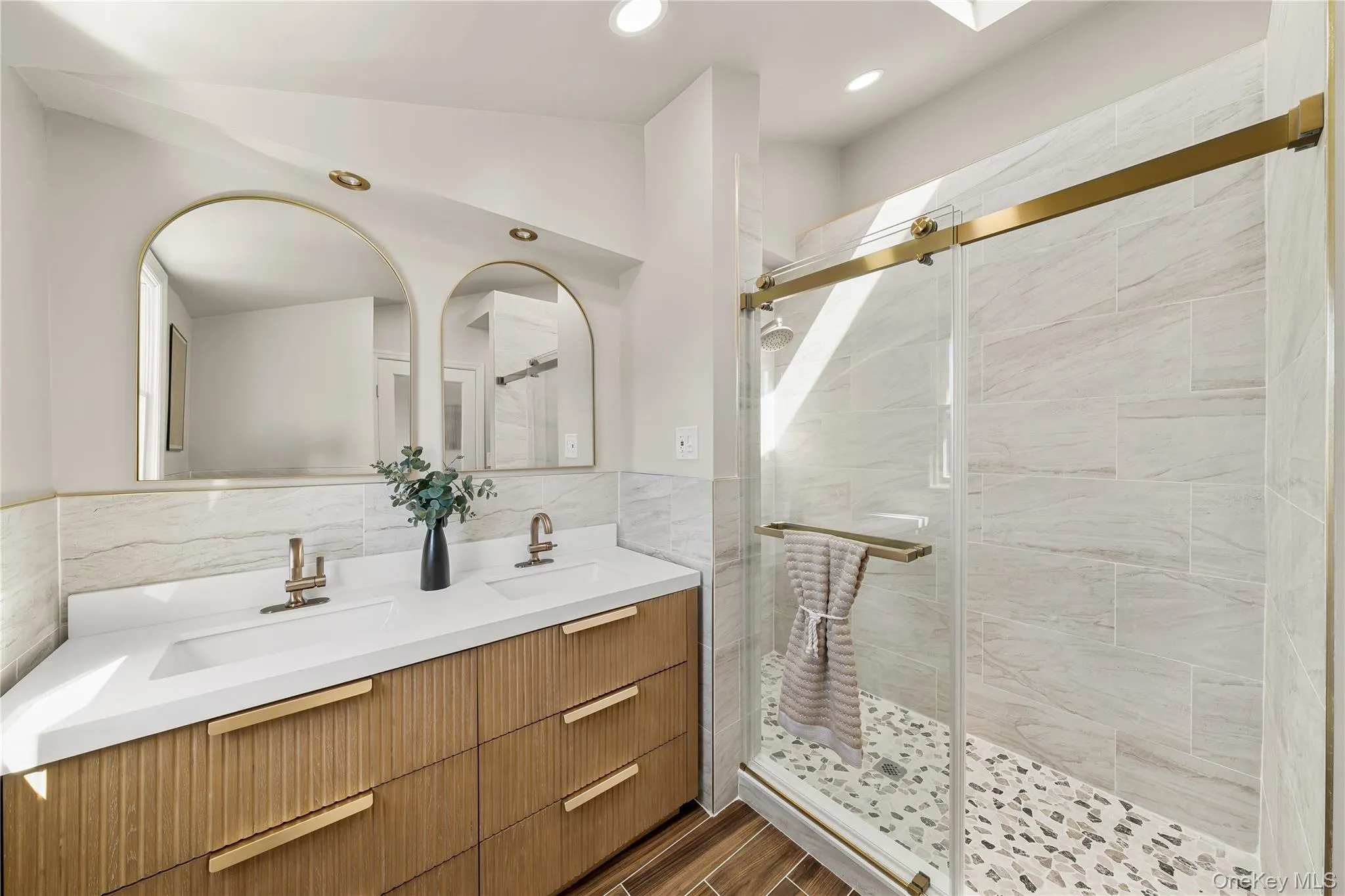 3260 Shore Road, Hempstead, NY, 5 Bedrooms Bedrooms, 10 Rooms Rooms,3 BathroomsBathrooms,Residential,For Rent,Shore,0,1048707 3260 Shore Road, Hempstead, NY, 5 Bedrooms Bedrooms, 10 Rooms Rooms,3 BathroomsBathrooms,Residential,For Rent,Shore,0,1048707