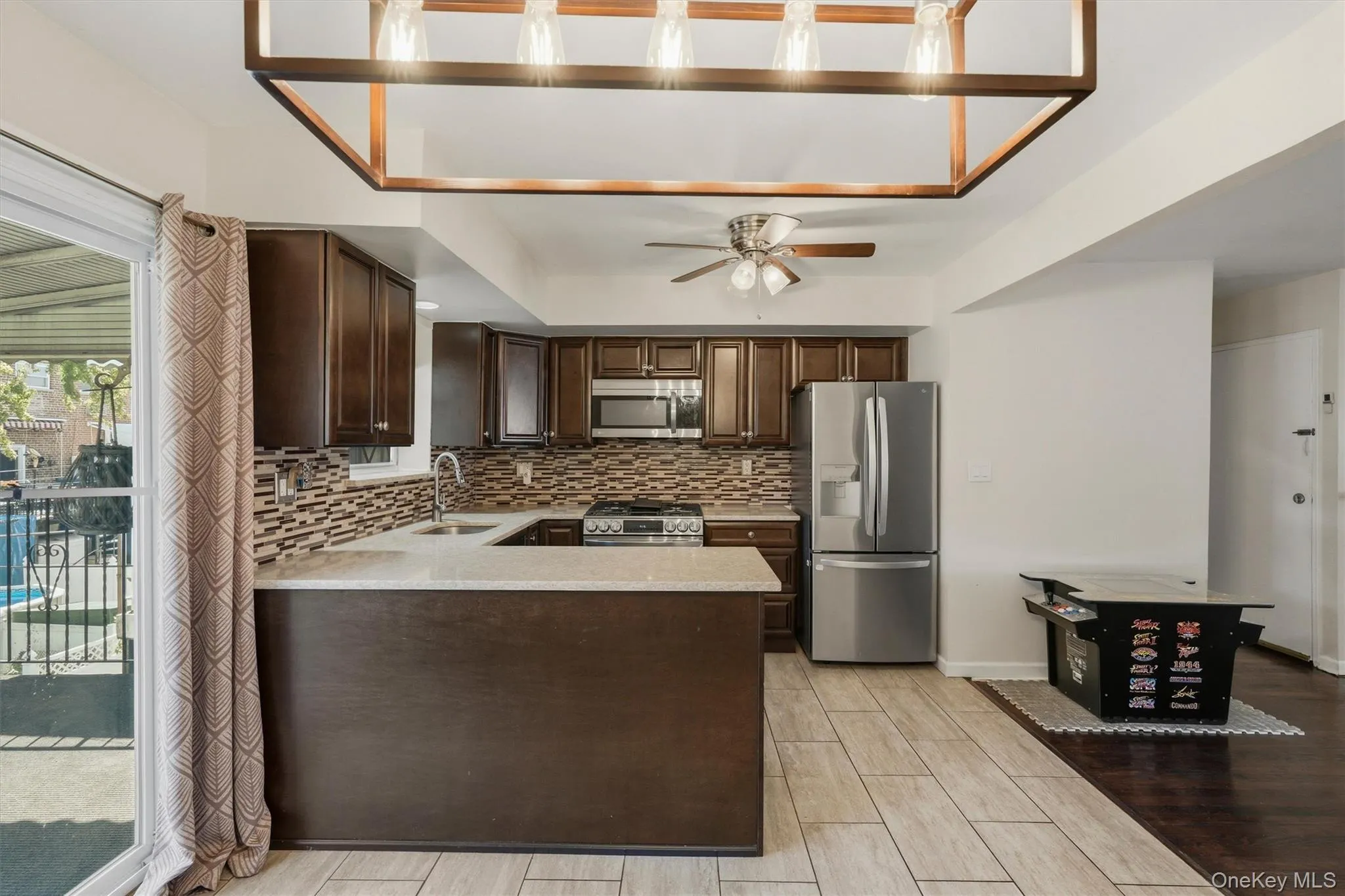 1018 Throggmorton Avenue, New York, NY, 3 Bedrooms Bedrooms, 7 Rooms Rooms,1 BathroomBathrooms,Residential,For Rent,Throggmorton,0,1048708 1018 Throggmorton Avenue, New York, NY, 3 Bedrooms Bedrooms, 7 Rooms Rooms,1 BathroomBathrooms,Residential,For Rent,Throggmorton,0,1048708