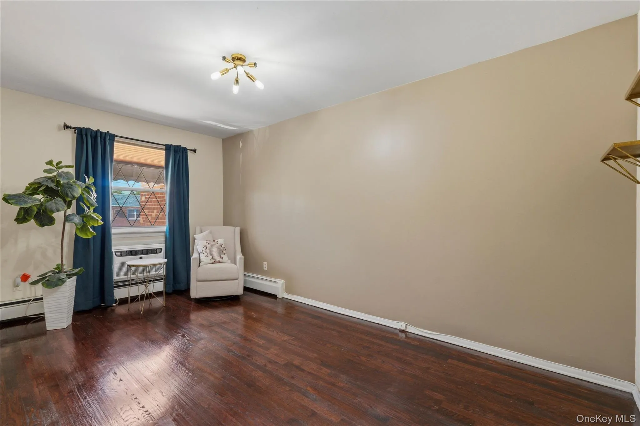 1018 Throggmorton Avenue, New York, NY, 3 Bedrooms Bedrooms, 7 Rooms Rooms,1 BathroomBathrooms,Residential,For Rent,Throggmorton,0,1048708 1018 Throggmorton Avenue, New York, NY, 3 Bedrooms Bedrooms, 7 Rooms Rooms,1 BathroomBathrooms,Residential,For Rent,Throggmorton,0,1048708