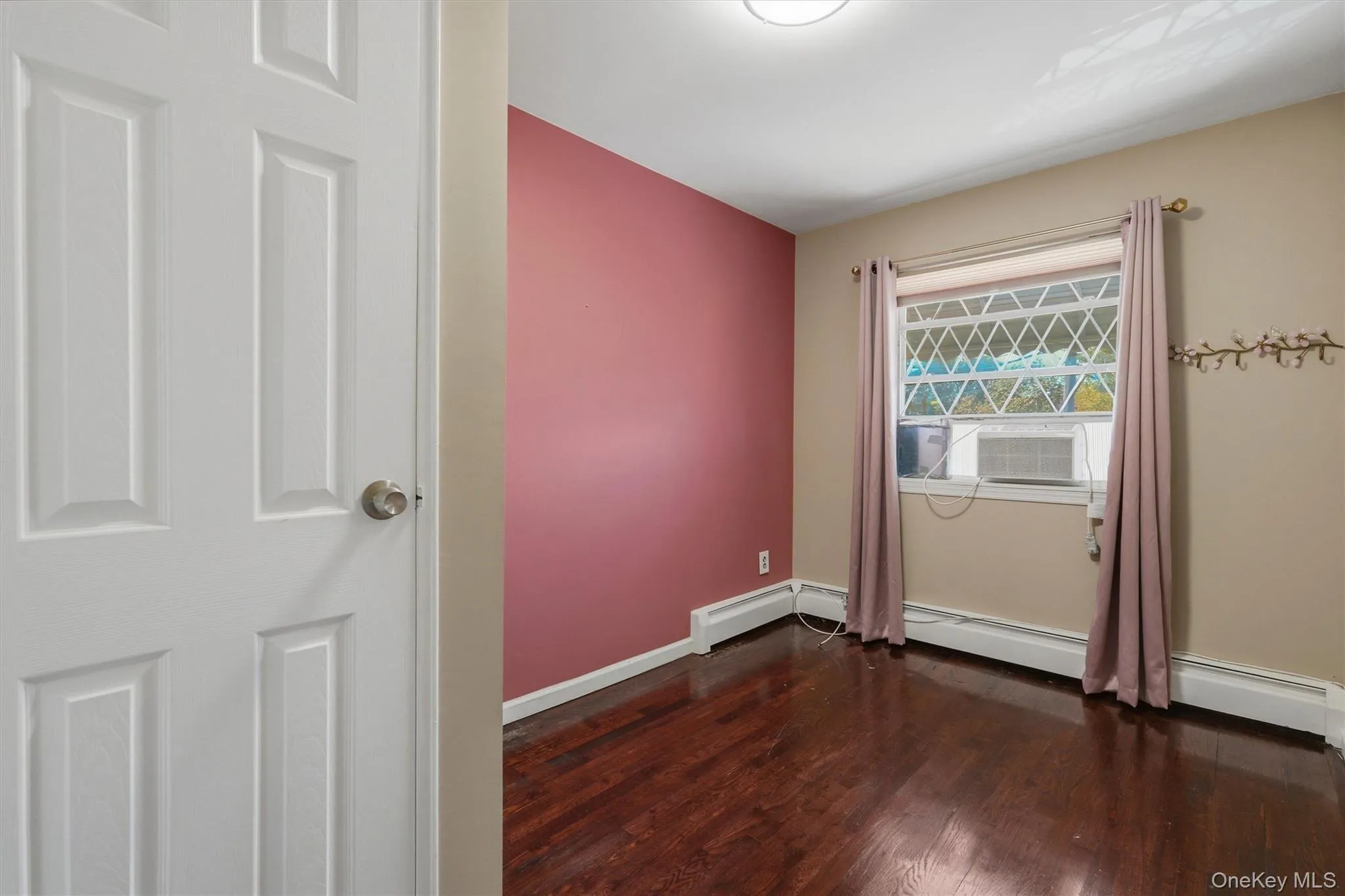 1018 Throggmorton Avenue, New York, NY, 3 Bedrooms Bedrooms, 7 Rooms Rooms,1 BathroomBathrooms,Residential,For Rent,Throggmorton,0,1048708 1018 Throggmorton Avenue, New York, NY, 3 Bedrooms Bedrooms, 7 Rooms Rooms,1 BathroomBathrooms,Residential,For Rent,Throggmorton,0,1048708