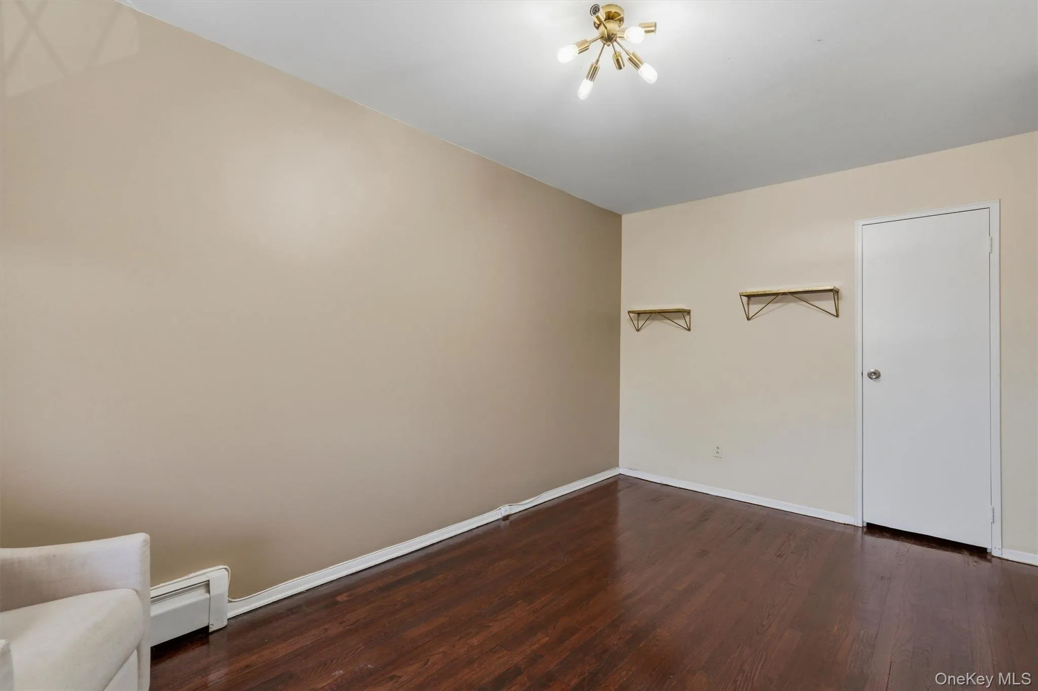 1018 Throggmorton Avenue, New York, NY, 3 Bedrooms Bedrooms, 7 Rooms Rooms,1 BathroomBathrooms,Residential,For Rent,Throggmorton,0,1048708 1018 Throggmorton Avenue, New York, NY, 3 Bedrooms Bedrooms, 7 Rooms Rooms,1 BathroomBathrooms,Residential,For Rent,Throggmorton,0,1048708
