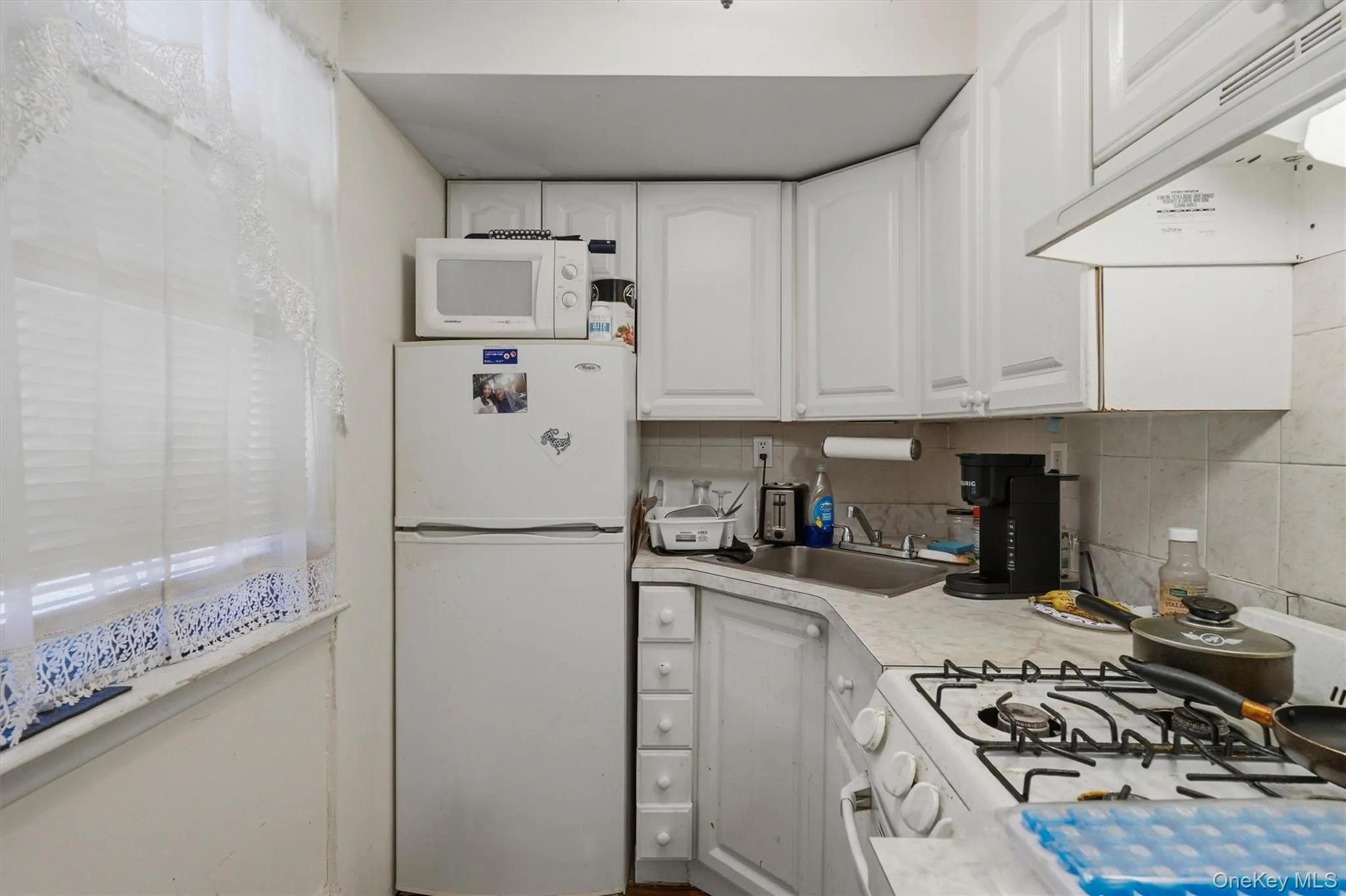 1018 Throggmorton Avenue, New York, NY, 3 Bedrooms Bedrooms, 7 Rooms Rooms,1 BathroomBathrooms,Residential,For Rent,Throggmorton,0,1048708 1018 Throggmorton Avenue, New York, NY, 3 Bedrooms Bedrooms, 7 Rooms Rooms,1 BathroomBathrooms,Residential,For Rent,Throggmorton,0,1048708