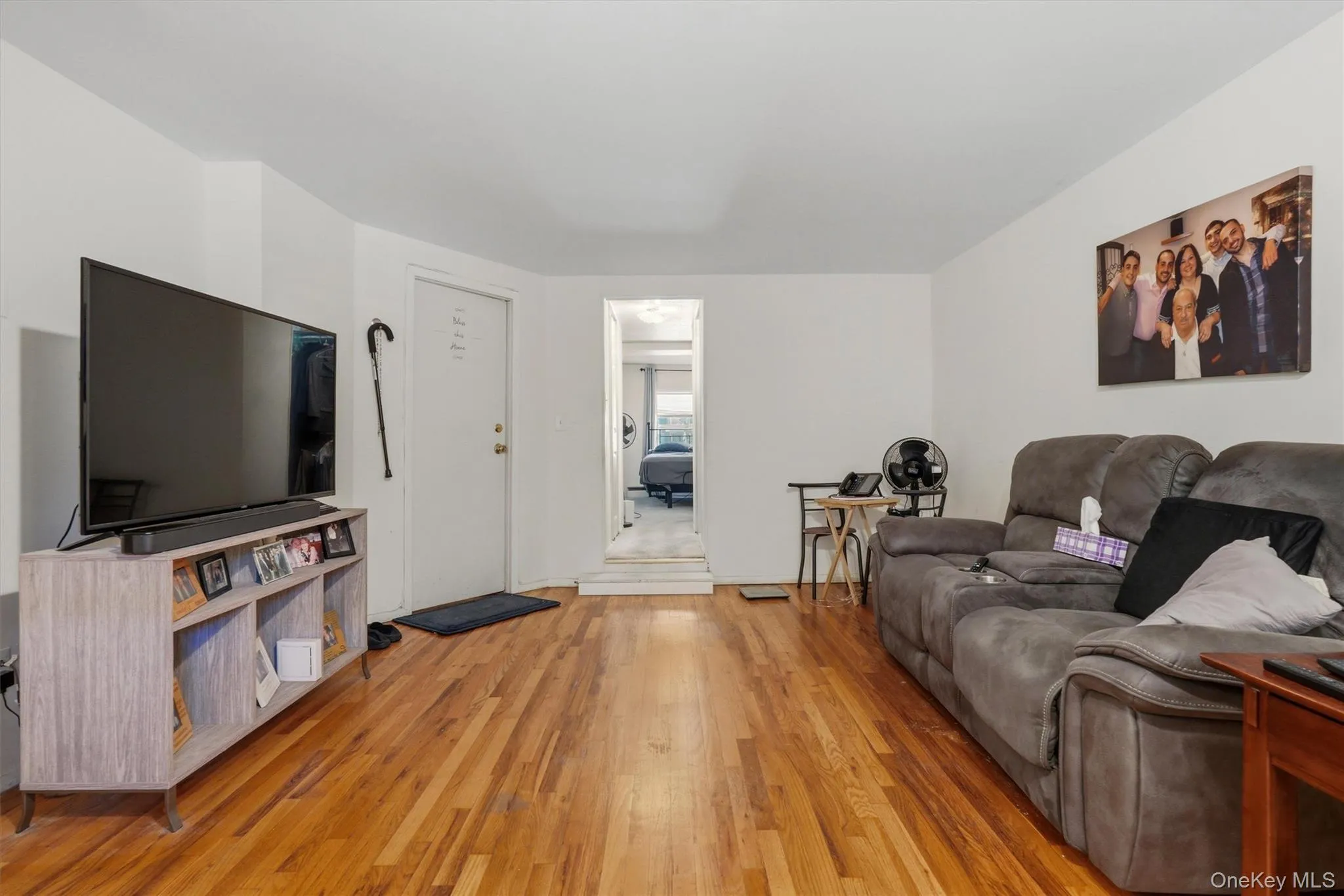 1018 Throggmorton Avenue, New York, NY, 3 Bedrooms Bedrooms, 7 Rooms Rooms,1 BathroomBathrooms,Residential,For Rent,Throggmorton,0,1048708 1018 Throggmorton Avenue, New York, NY, 3 Bedrooms Bedrooms, 7 Rooms Rooms,1 BathroomBathrooms,Residential,For Rent,Throggmorton,0,1048708
