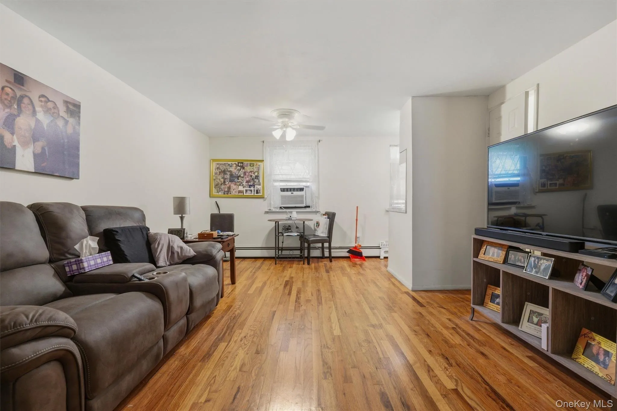 1018 Throggmorton Avenue, New York, NY, 3 Bedrooms Bedrooms, 7 Rooms Rooms,1 BathroomBathrooms,Residential,For Rent,Throggmorton,0,1048708 1018 Throggmorton Avenue, New York, NY, 3 Bedrooms Bedrooms, 7 Rooms Rooms,1 BathroomBathrooms,Residential,For Rent,Throggmorton,0,1048708