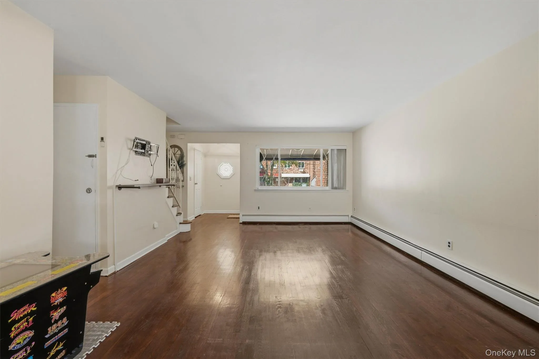 1018 Throggmorton Avenue, New York, NY, 3 Bedrooms Bedrooms, 7 Rooms Rooms,1 BathroomBathrooms,Residential,For Rent,Throggmorton,0,1048708 1018 Throggmorton Avenue, New York, NY, 3 Bedrooms Bedrooms, 7 Rooms Rooms,1 BathroomBathrooms,Residential,For Rent,Throggmorton,0,1048708