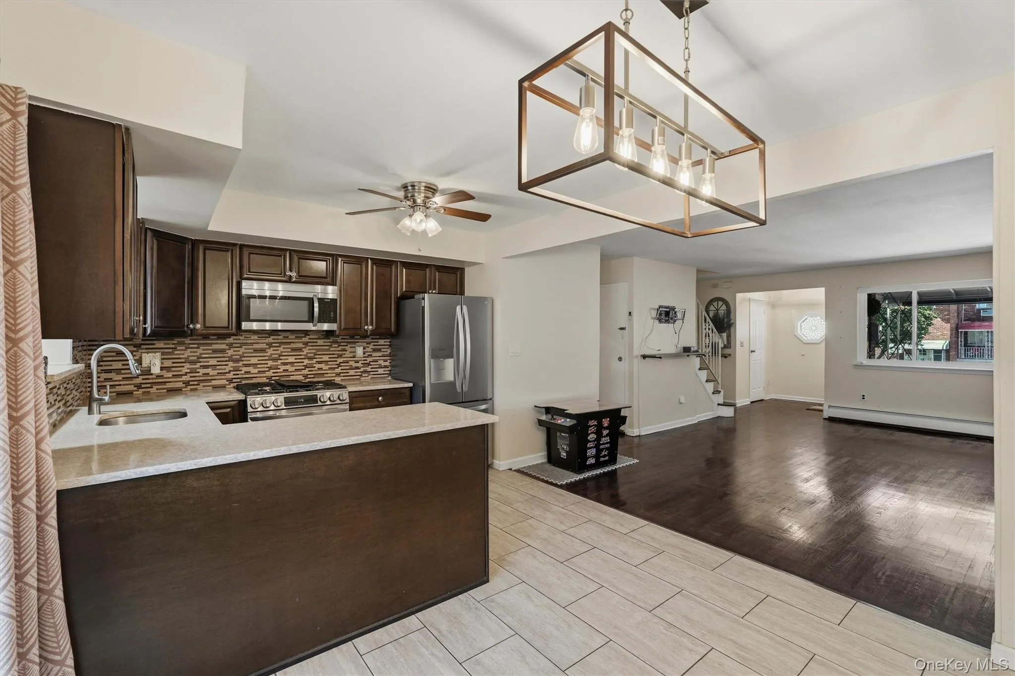 1018 Throggmorton Avenue, New York, NY, 3 Bedrooms Bedrooms, 7 Rooms Rooms,1 BathroomBathrooms,Residential,For Rent,Throggmorton,0,1048708 1018 Throggmorton Avenue, New York, NY, 3 Bedrooms Bedrooms, 7 Rooms Rooms,1 BathroomBathrooms,Residential,For Rent,Throggmorton,0,1048708