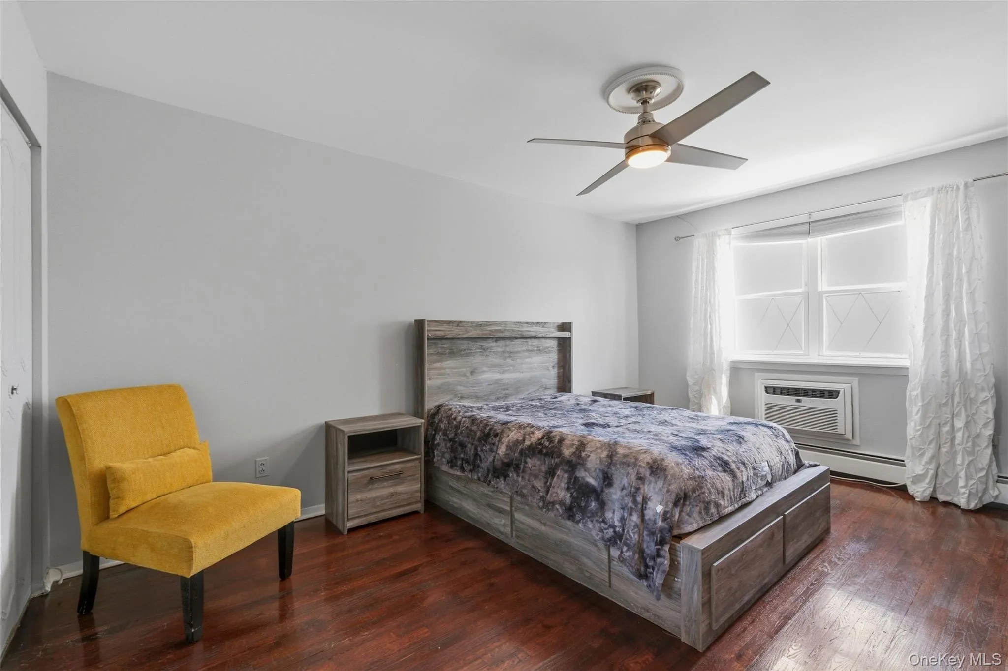 1018 Throggmorton Avenue, New York, NY, 3 Bedrooms Bedrooms, 7 Rooms Rooms,1 BathroomBathrooms,Residential,For Rent,Throggmorton,0,1048708 1018 Throggmorton Avenue, New York, NY, 3 Bedrooms Bedrooms, 7 Rooms Rooms,1 BathroomBathrooms,Residential,For Rent,Throggmorton,0,1048708