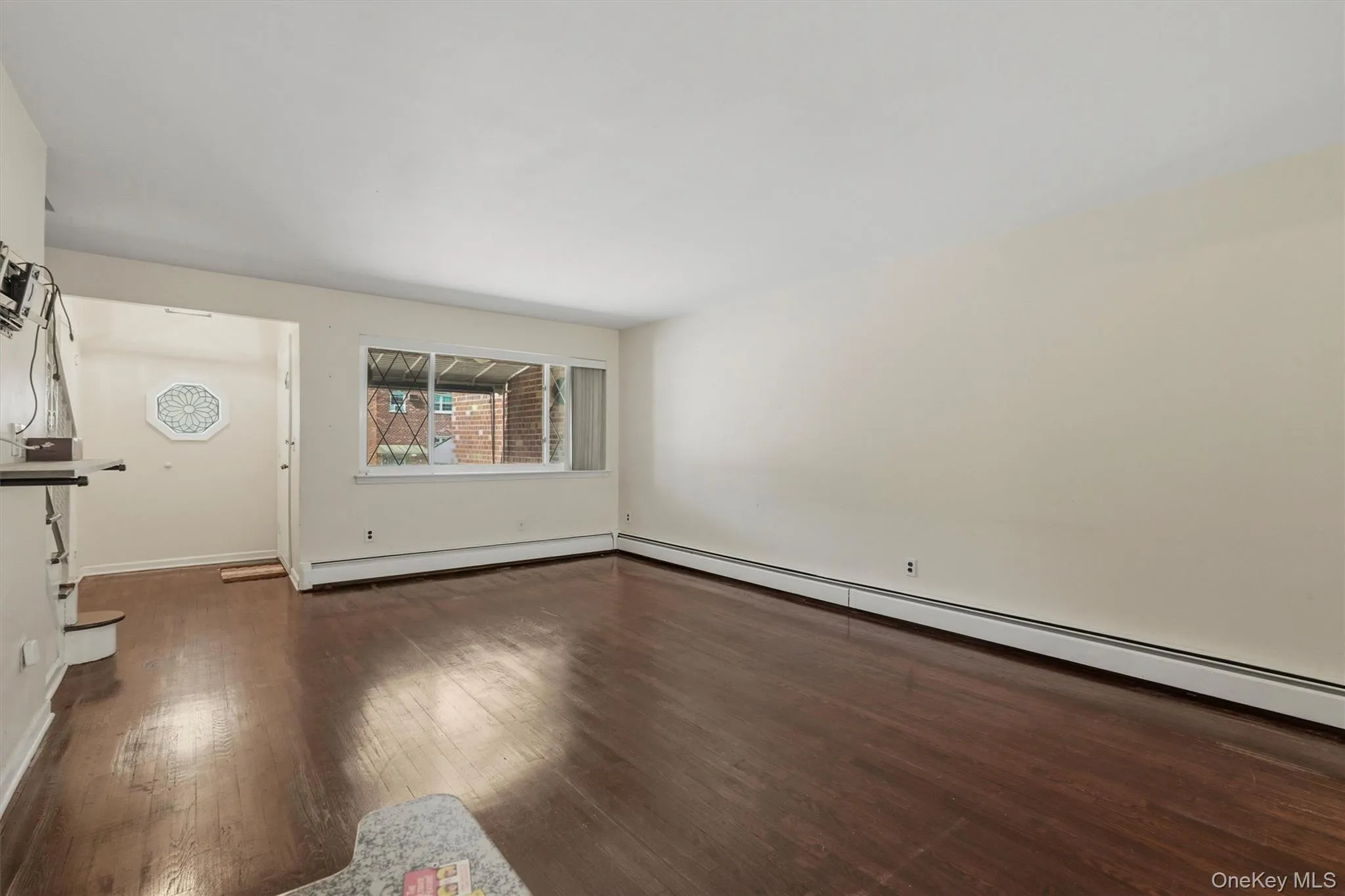 1018 Throggmorton Avenue, New York, NY, 3 Bedrooms Bedrooms, 7 Rooms Rooms,1 BathroomBathrooms,Residential,For Rent,Throggmorton,0,1048708 1018 Throggmorton Avenue, New York, NY, 3 Bedrooms Bedrooms, 7 Rooms Rooms,1 BathroomBathrooms,Residential,For Rent,Throggmorton,0,1048708