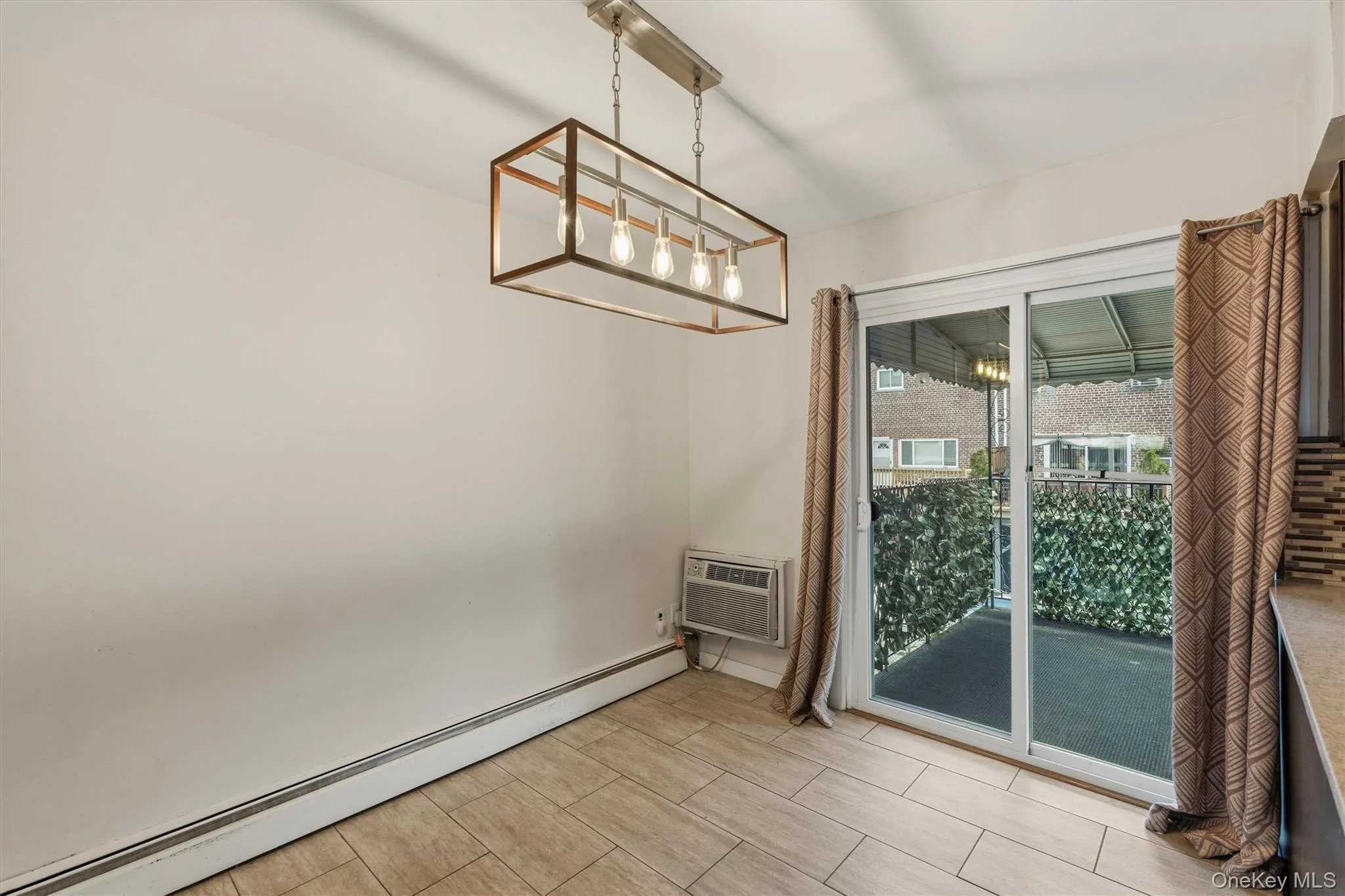 1018 Throggmorton Avenue, New York, NY, 3 Bedrooms Bedrooms, 7 Rooms Rooms,1 BathroomBathrooms,Residential,For Rent,Throggmorton,0,1048708 1018 Throggmorton Avenue, New York, NY, 3 Bedrooms Bedrooms, 7 Rooms Rooms,1 BathroomBathrooms,Residential,For Rent,Throggmorton,0,1048708