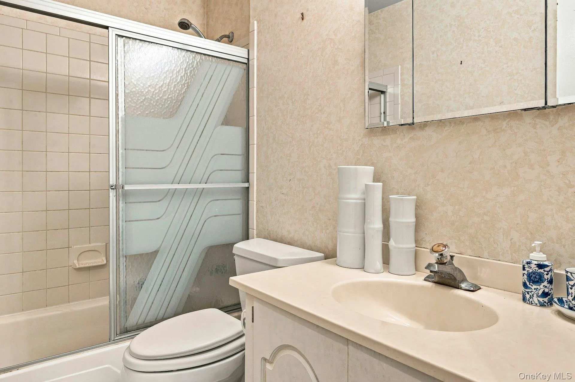 4 Anchorage Lane, Oyster Bay, NY, 1 Bedroom Bedrooms, 4 Rooms Rooms,1 BathroomBathrooms,Residential,For Rent,Anchorage,0,1048718 4 Anchorage Lane, Oyster Bay, NY, 1 Bedroom Bedrooms, 4 Rooms Rooms,1 BathroomBathrooms,Residential,For Rent,Anchorage,0,1048718