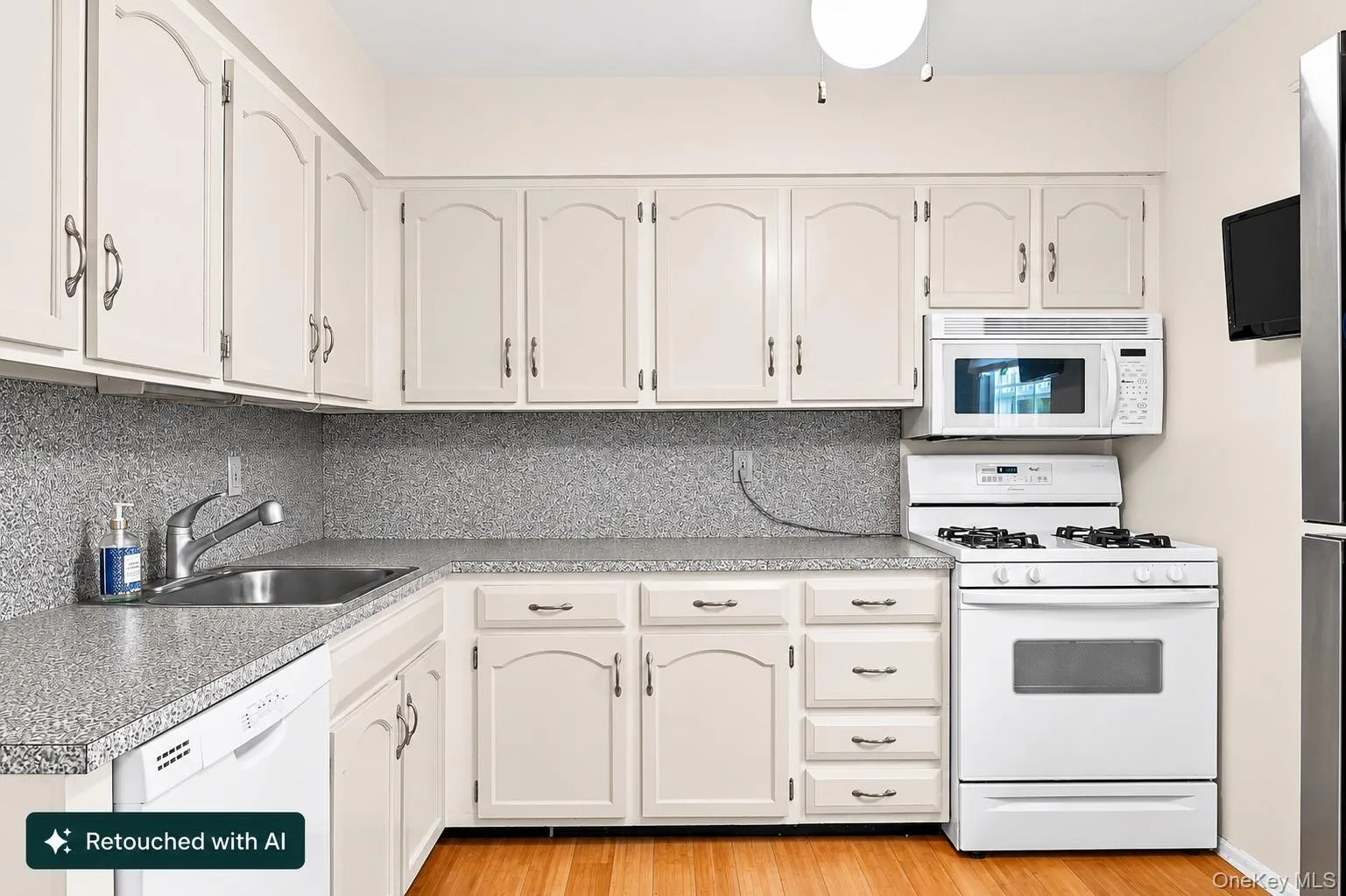 4 Anchorage Lane, Oyster Bay, NY, 1 Bedroom Bedrooms, 4 Rooms Rooms,1 BathroomBathrooms,Residential,For Rent,Anchorage,0,1048718 4 Anchorage Lane, Oyster Bay, NY, 1 Bedroom Bedrooms, 4 Rooms Rooms,1 BathroomBathrooms,Residential,For Rent,Anchorage,0,1048718