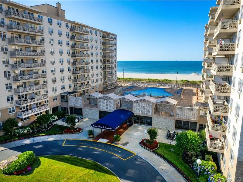 LBT with ocean front salt water pool and direct boardwalk access. LBT with ocean front salt water pool and direct boardwalk access.