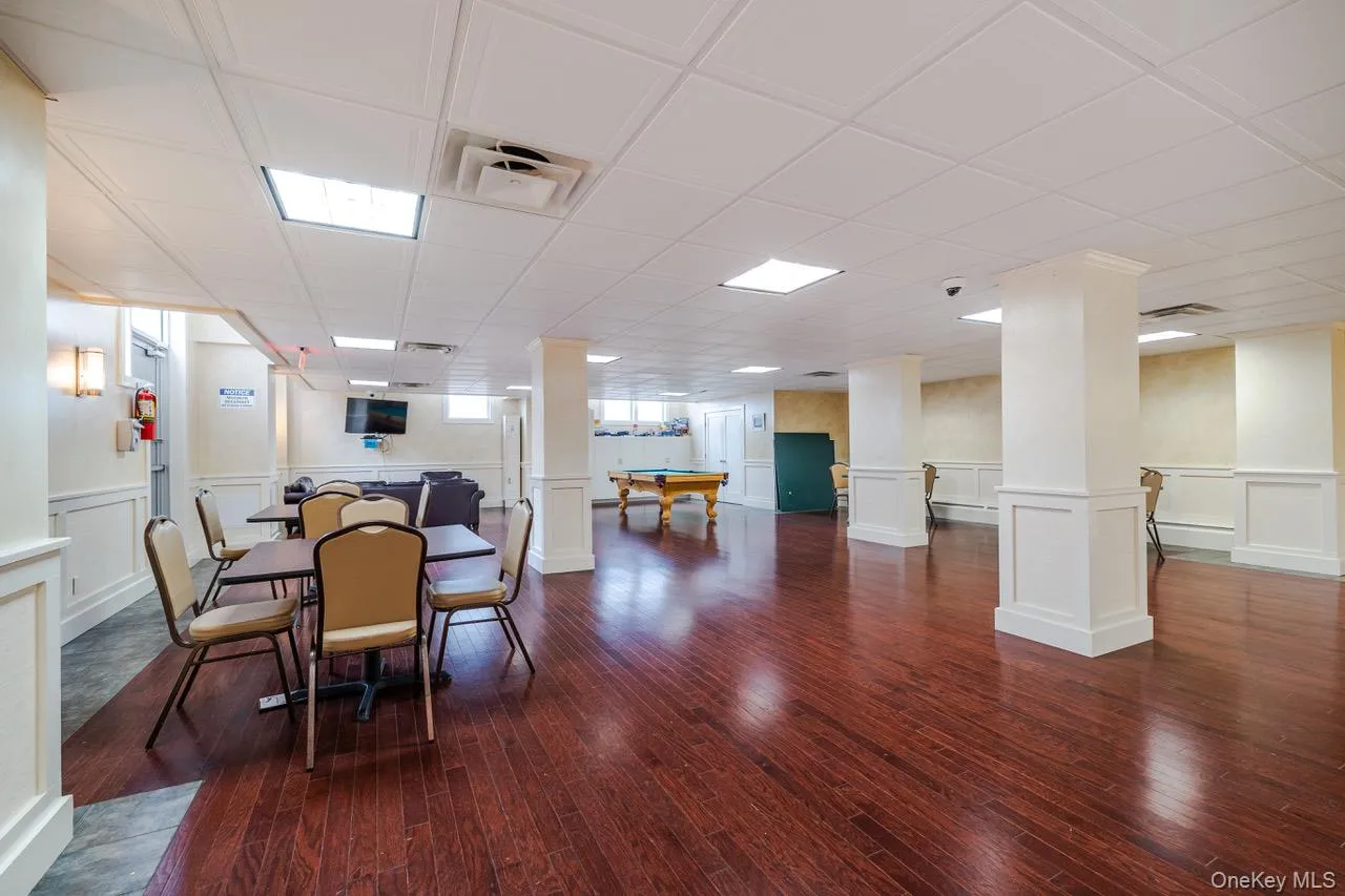 Enormous party room for your entertaining pleasure Enormous party room for your entertaining pleasure