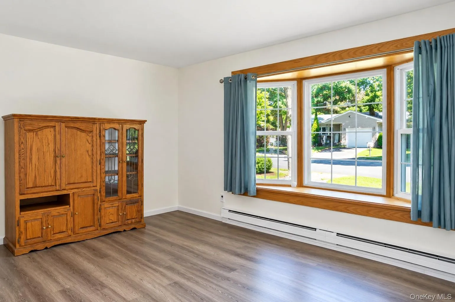 126 Dahlia Drive, Brookhaven, NY, 3 Bedrooms Bedrooms, 8 Rooms Rooms,2 BathroomsBathrooms,Residential,For Rent,Dahlia,0,1048722 126 Dahlia Drive, Brookhaven, NY, 3 Bedrooms Bedrooms, 8 Rooms Rooms,2 BathroomsBathrooms,Residential,For Rent,Dahlia,0,1048722