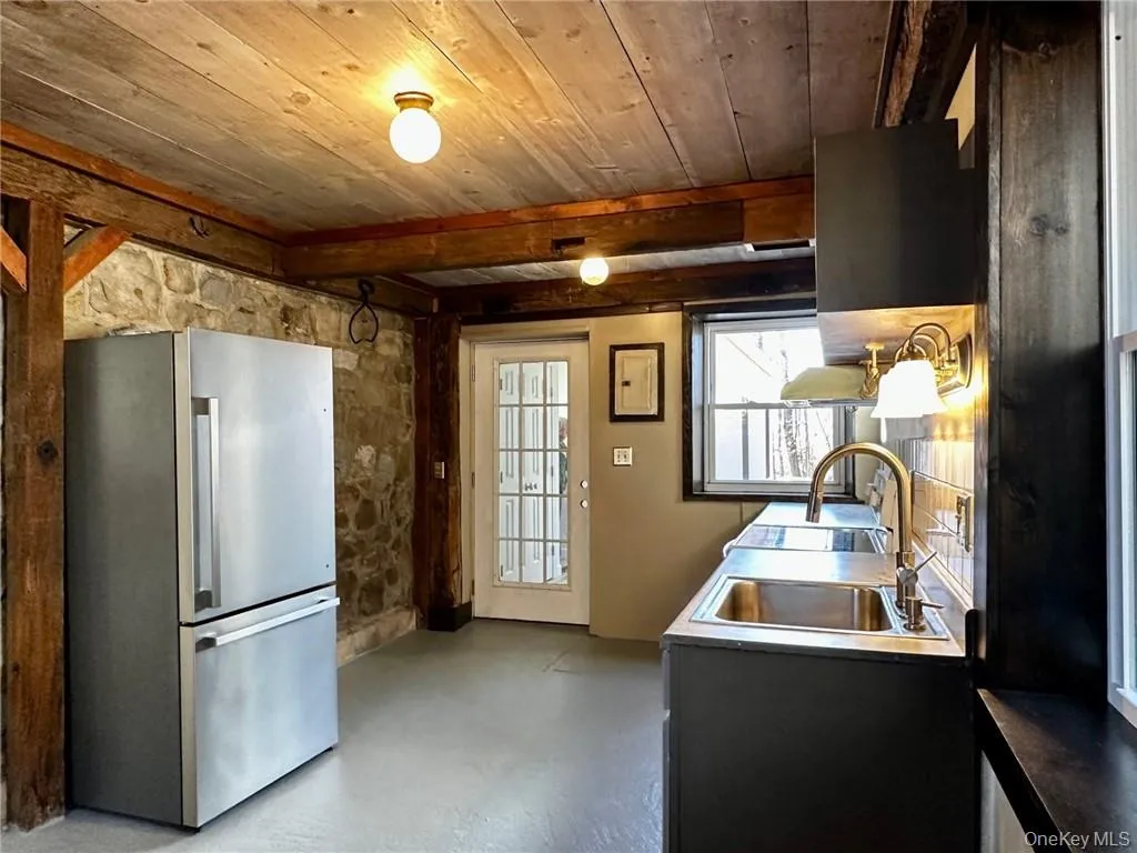 Eat in Kitchen Eat in Kitchen
