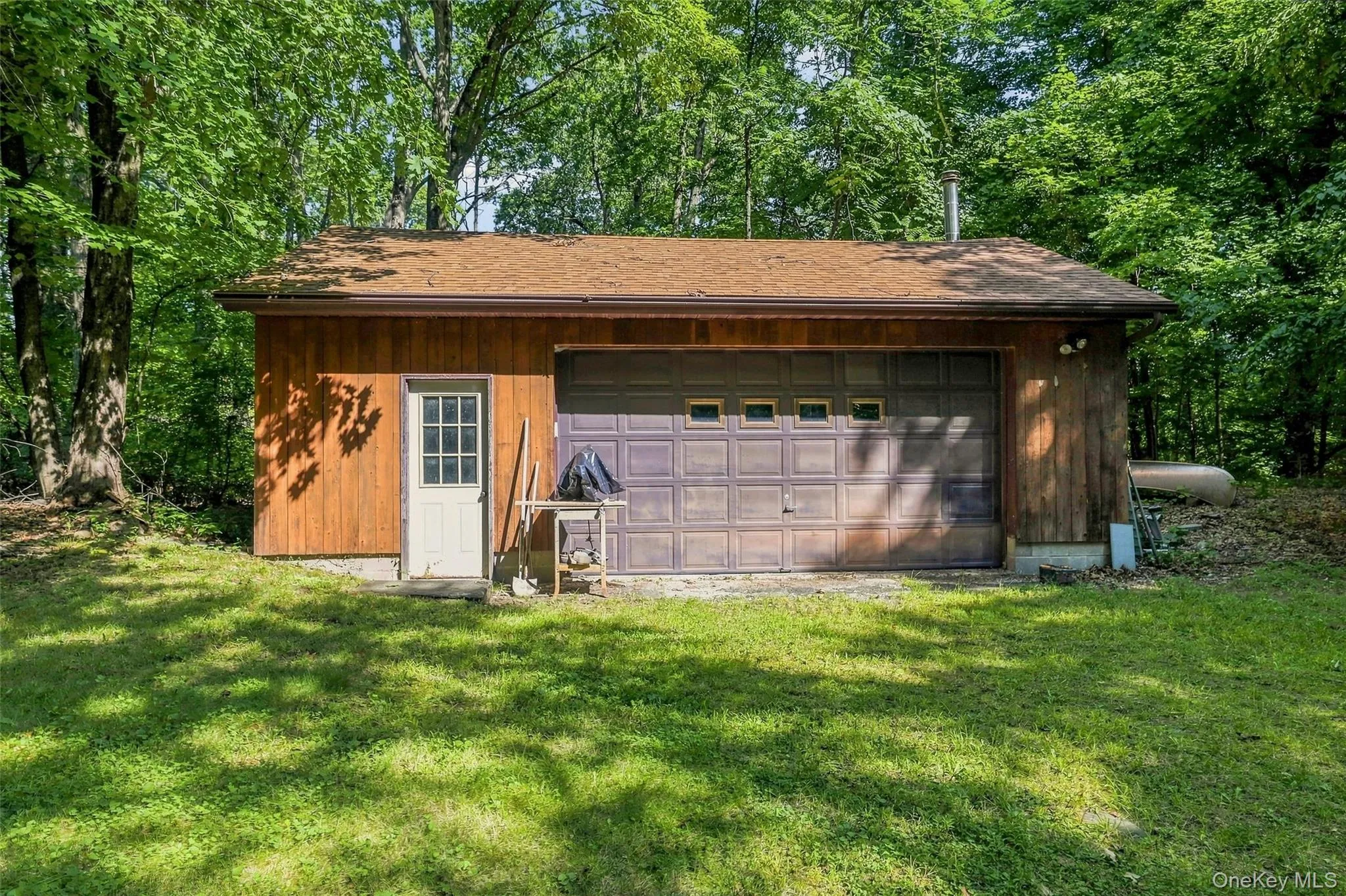 Double car garage with work space Double car garage with work space