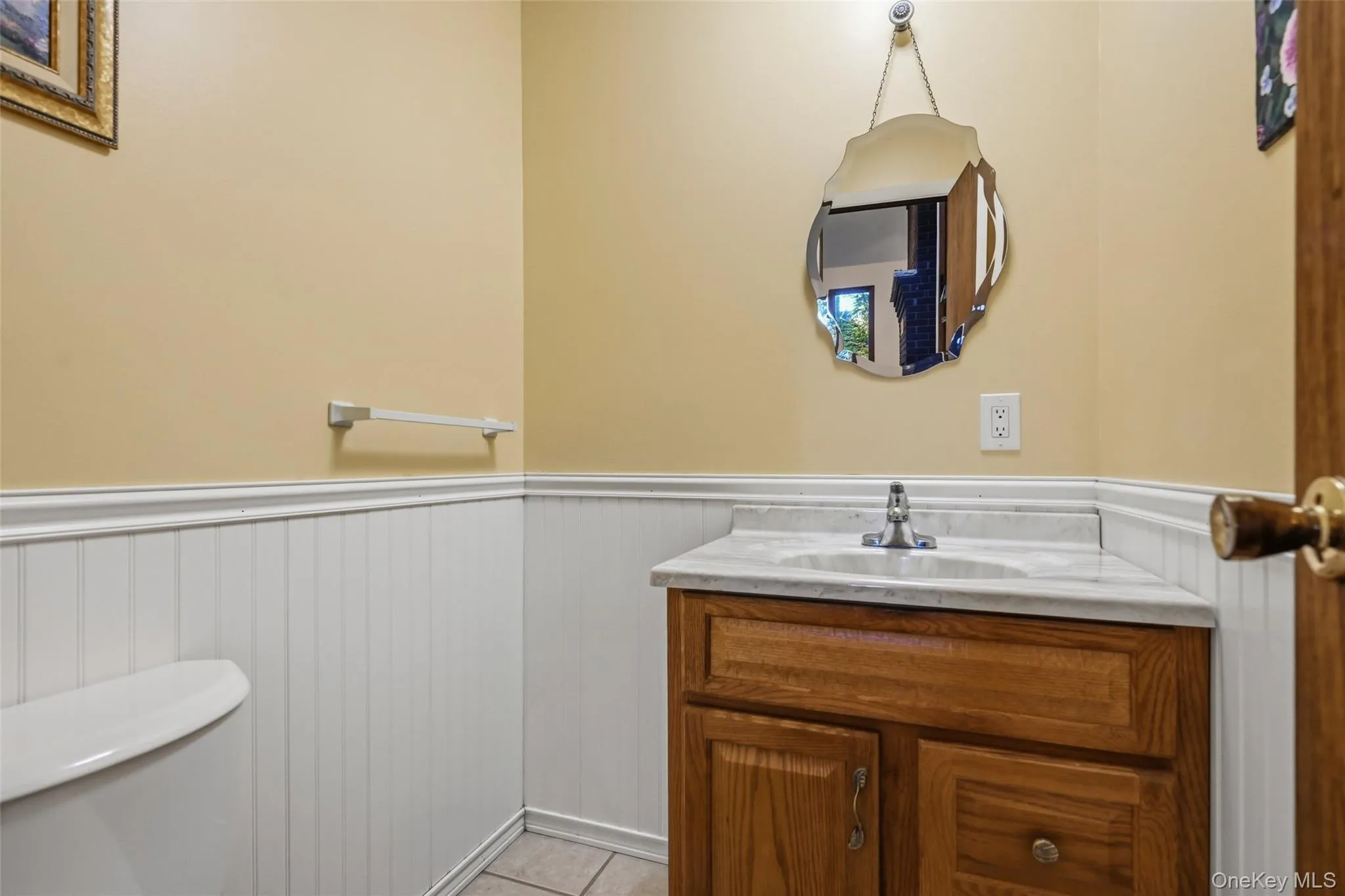 1/2 bath in foyer 1/2 bath in foyer