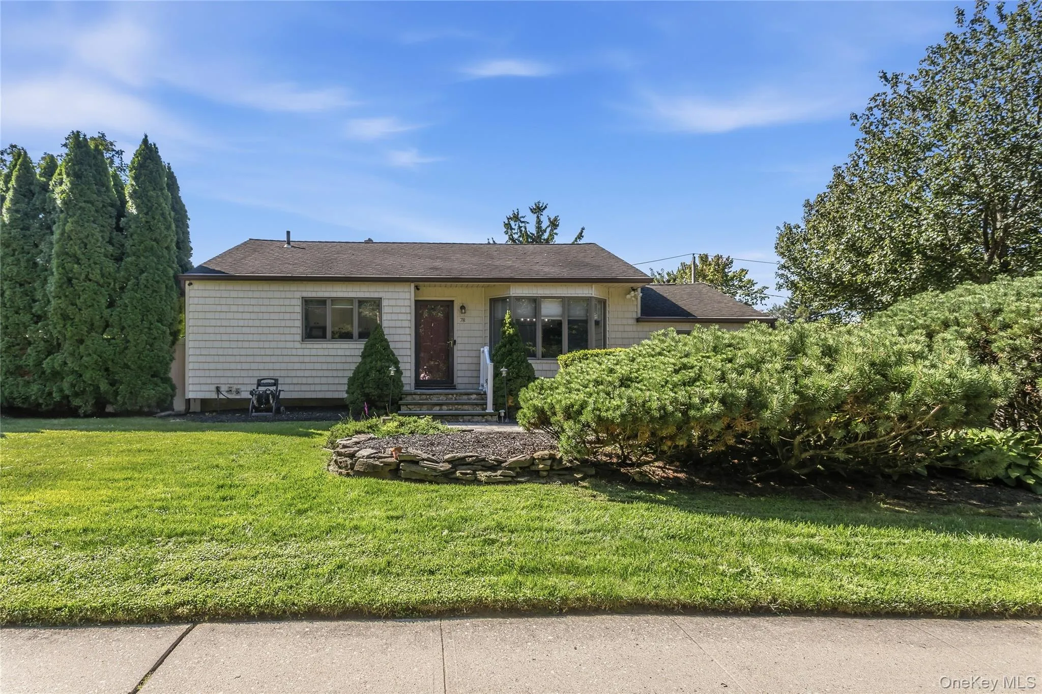 78 Little Plains Road, Huntington, NY, 3 Bedrooms Bedrooms, 8 Rooms Rooms,1 BathroomBathrooms,Residential,For Rent,Little Plains,0,1048733 78 Little Plains Road, Huntington, NY, 3 Bedrooms Bedrooms, 8 Rooms Rooms,1 BathroomBathrooms,Residential,For Rent,Little Plains,0,1048733