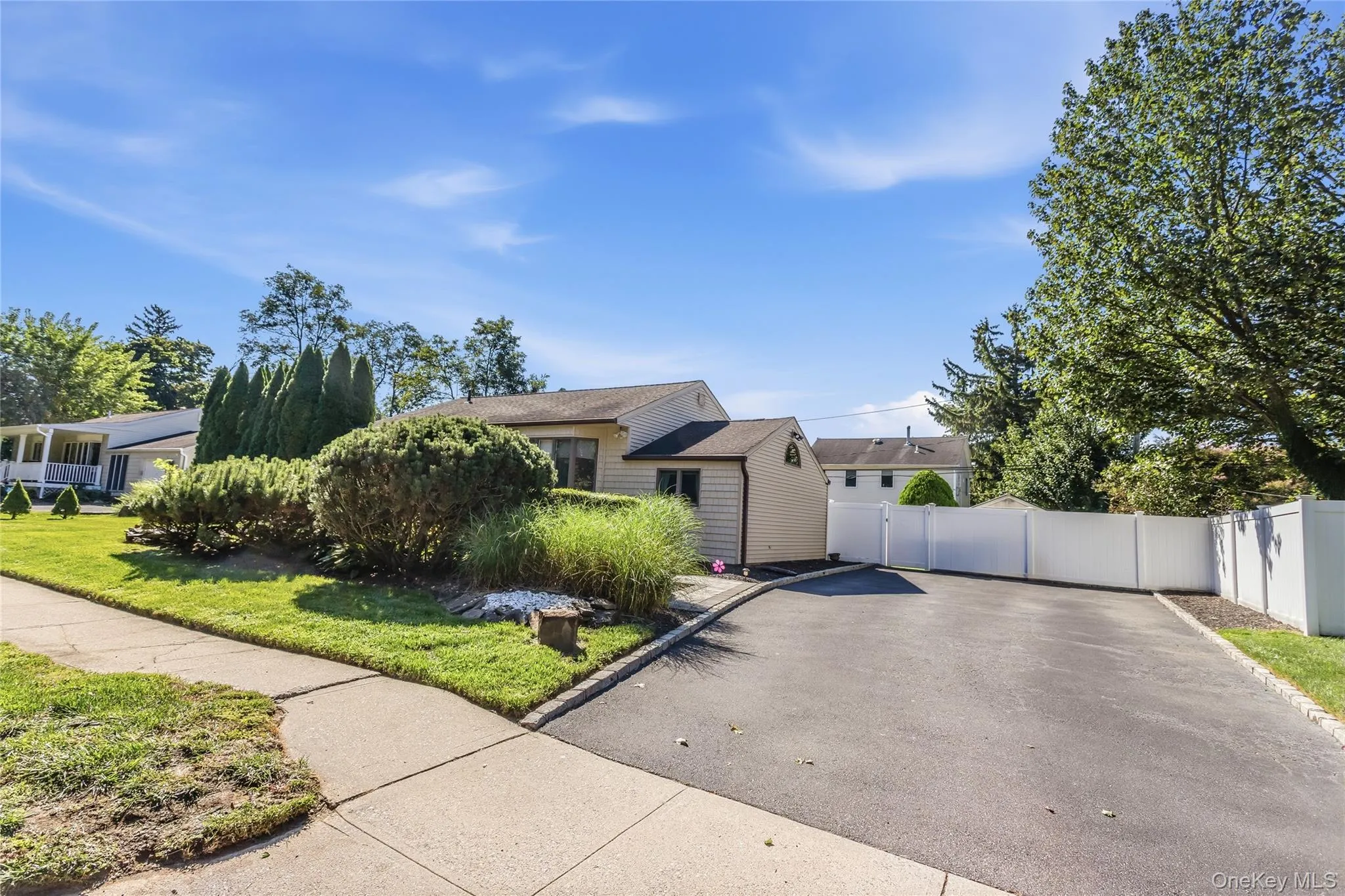 78 Little Plains Road, Huntington, NY, 3 Bedrooms Bedrooms, 8 Rooms Rooms,1 BathroomBathrooms,Residential,For Rent,Little Plains,0,1048733 78 Little Plains Road, Huntington, NY, 3 Bedrooms Bedrooms, 8 Rooms Rooms,1 BathroomBathrooms,Residential,For Rent,Little Plains,0,1048733